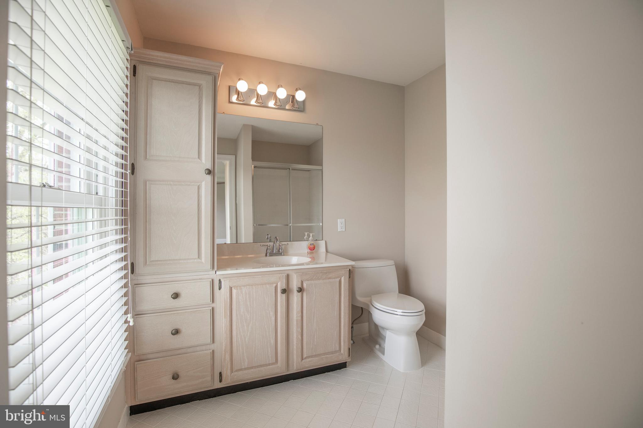 HIDDEN LAKE - Residential