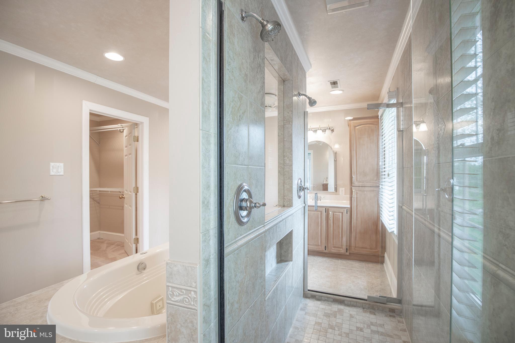 HIDDEN LAKE - Residential