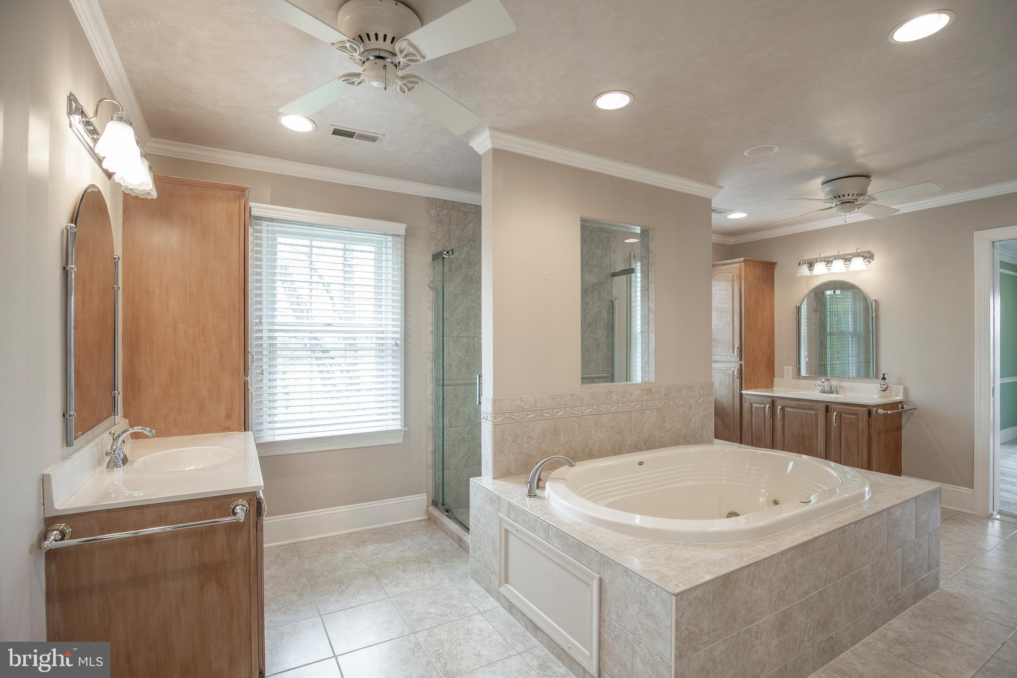 HIDDEN LAKE - Residential