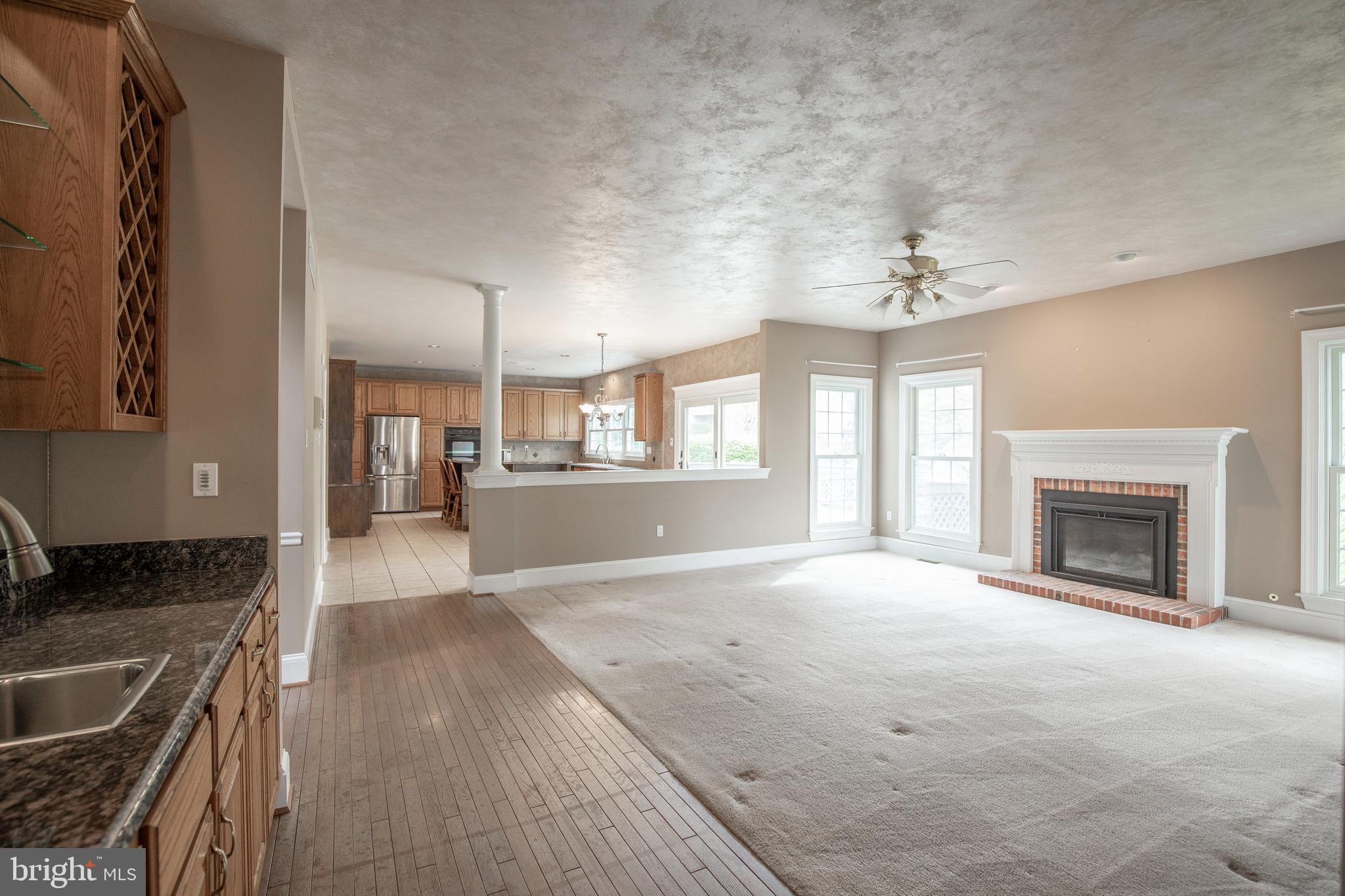 HIDDEN LAKE - Residential