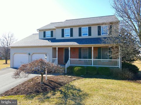 Photo of 130 S Aspen Drive, MOUNT JOY, PA 17552 (MLS # PALA2065966)