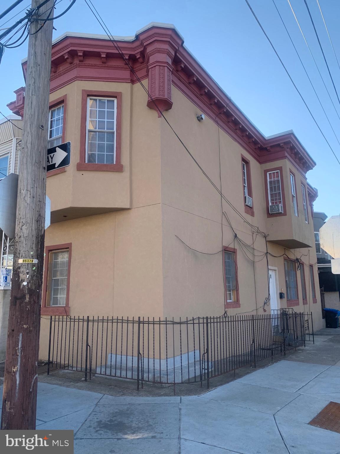 126 W WESTMORELAND STREET