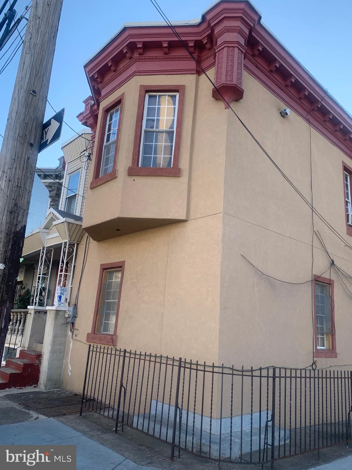 126 W WESTMORELAND STREET