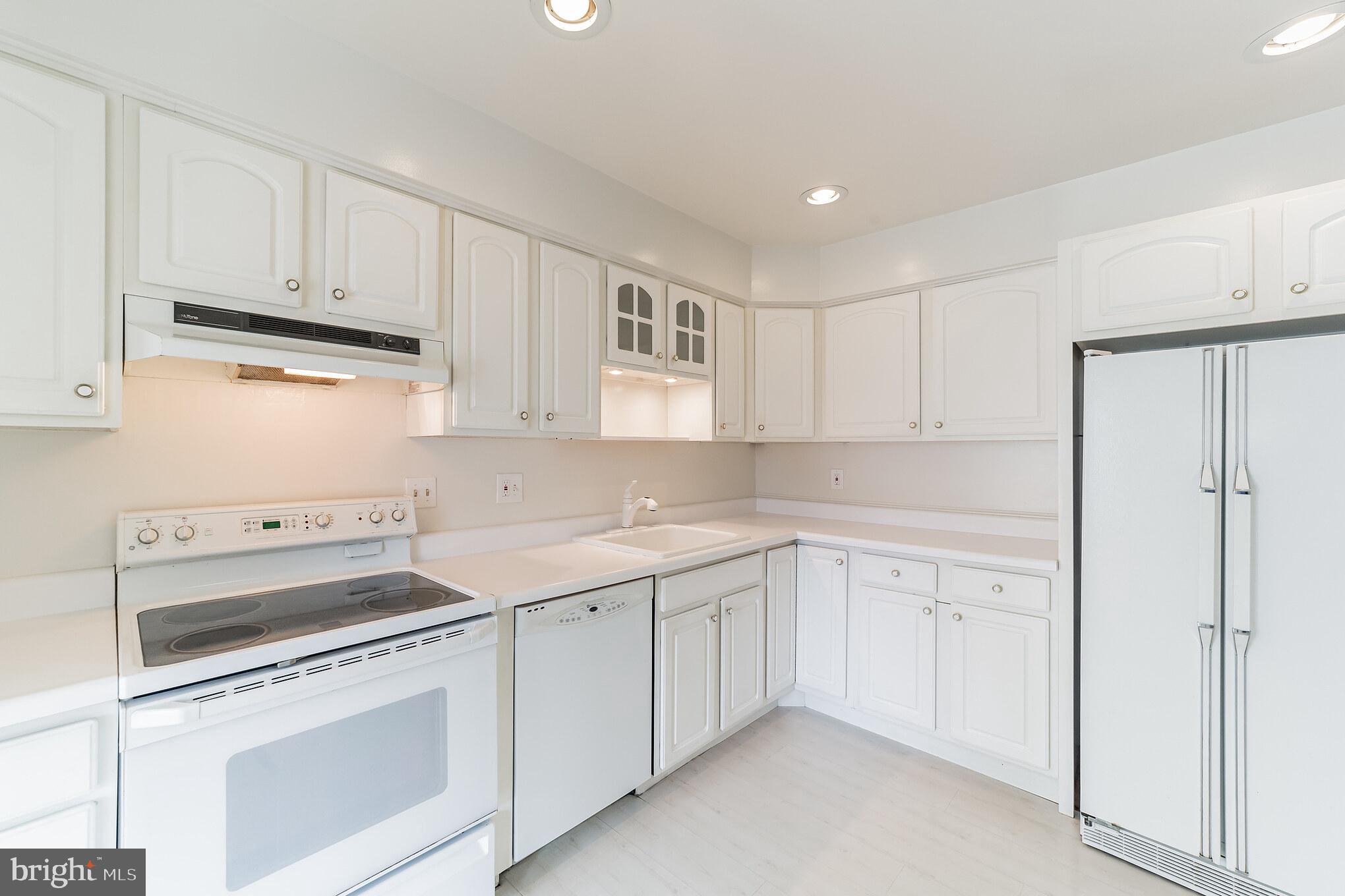 PICKET POST - Residential Lease