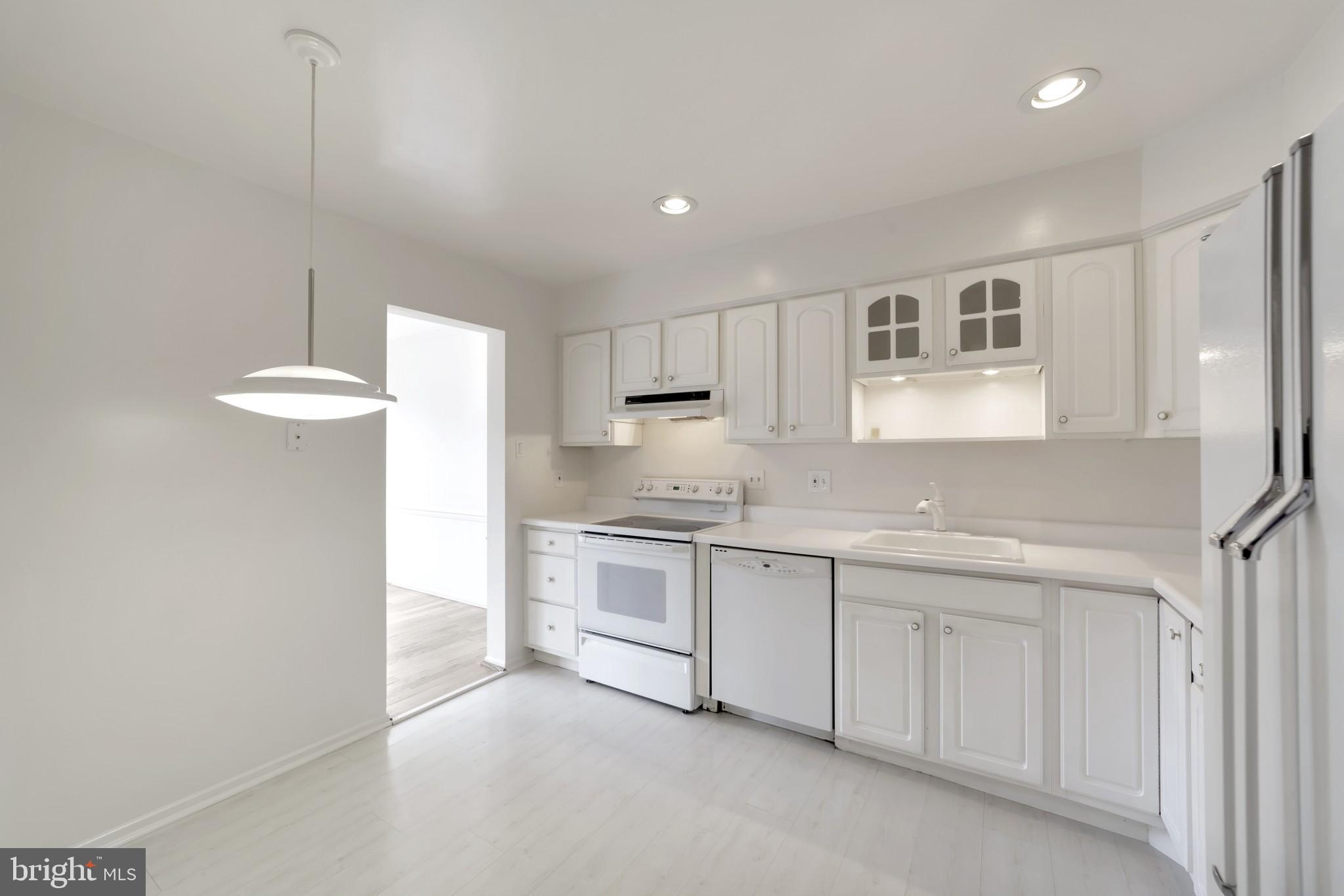 PICKET POST - Residential Lease