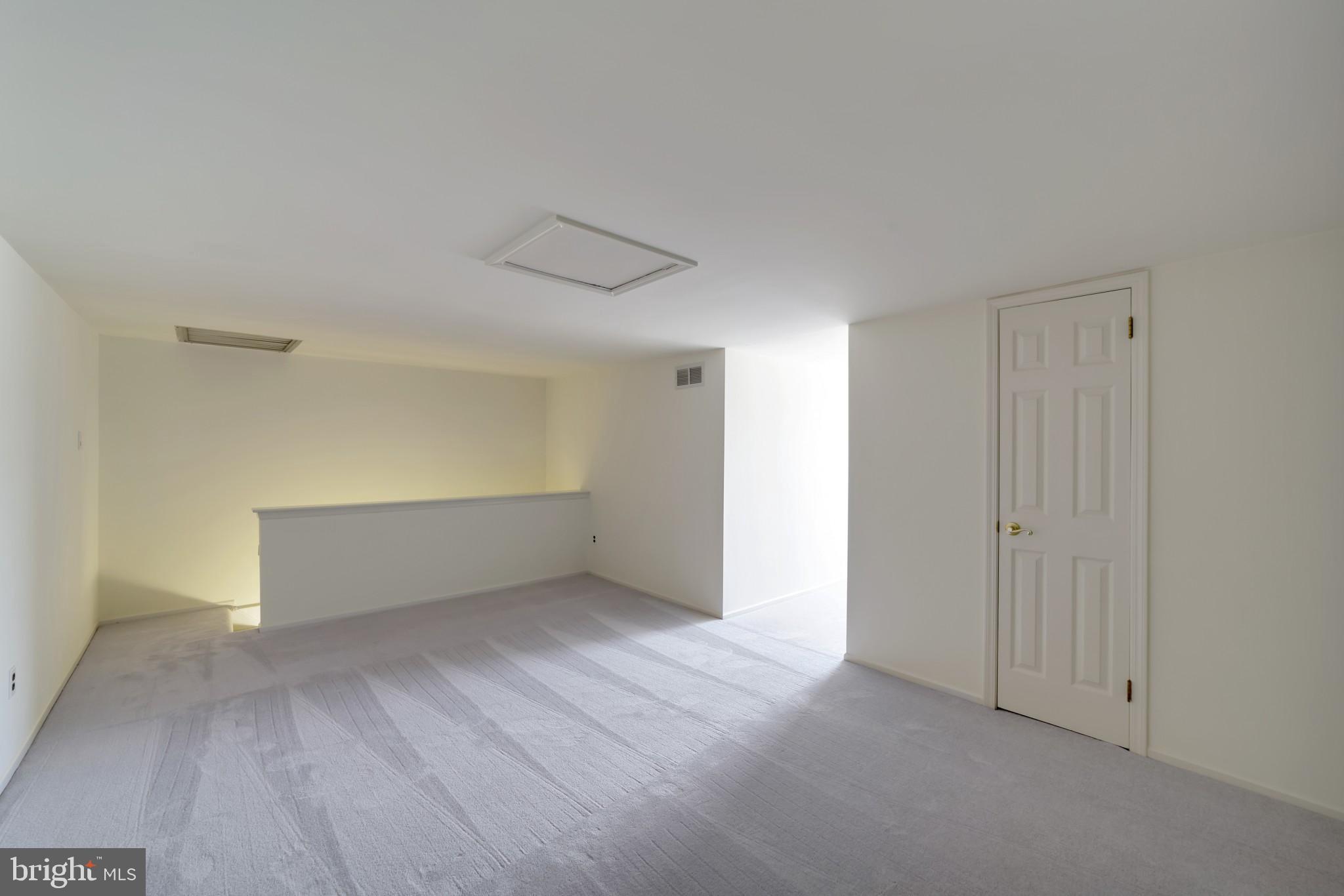 PICKET POST - Residential Lease