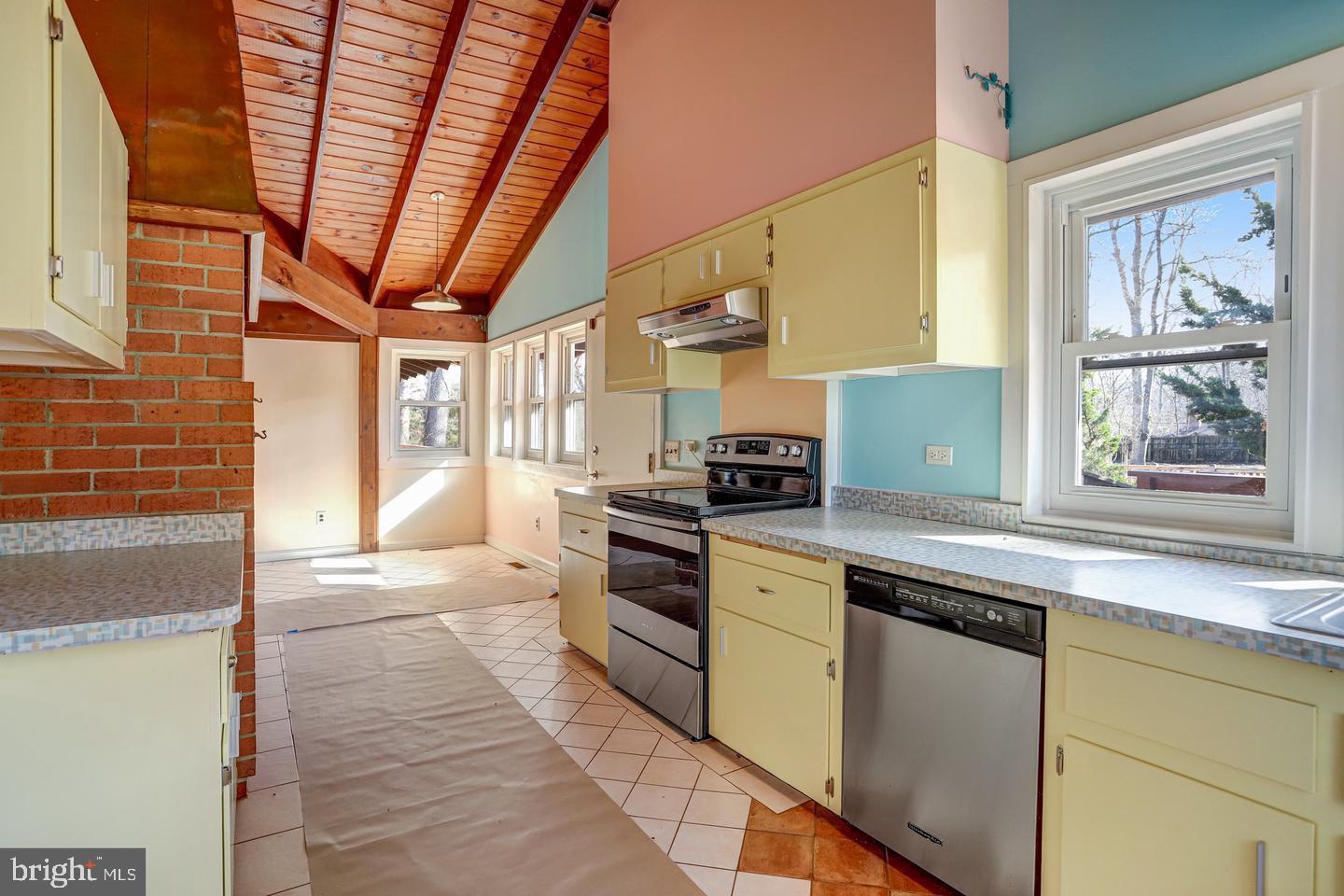 SKYLINE ESTATES - Residential