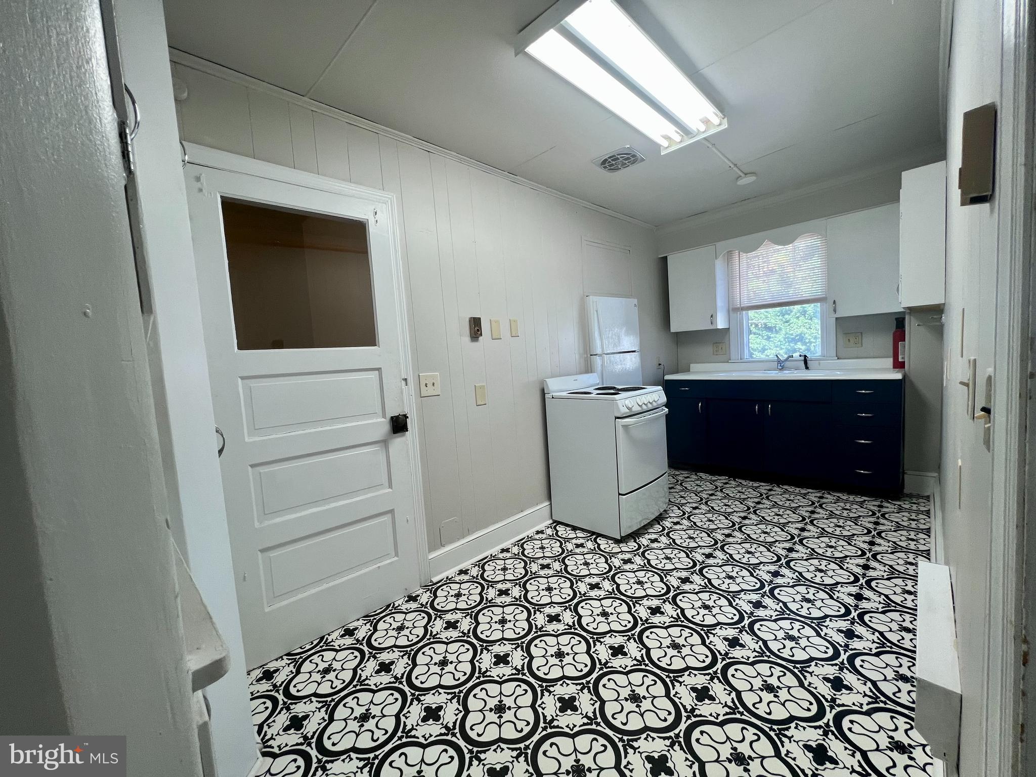 CHARLES TOWN - Residential Lease