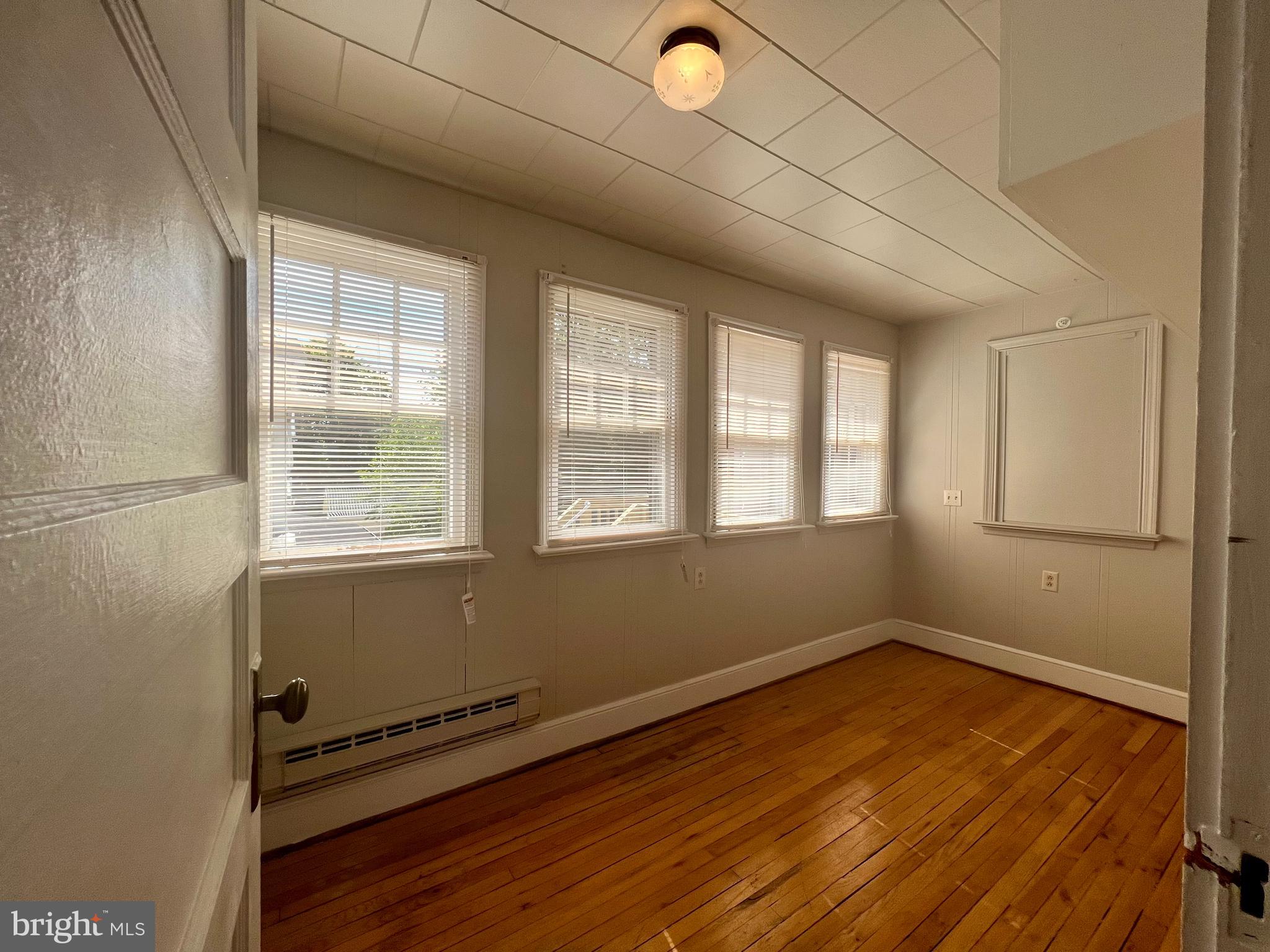 CHARLES TOWN - Residential Lease