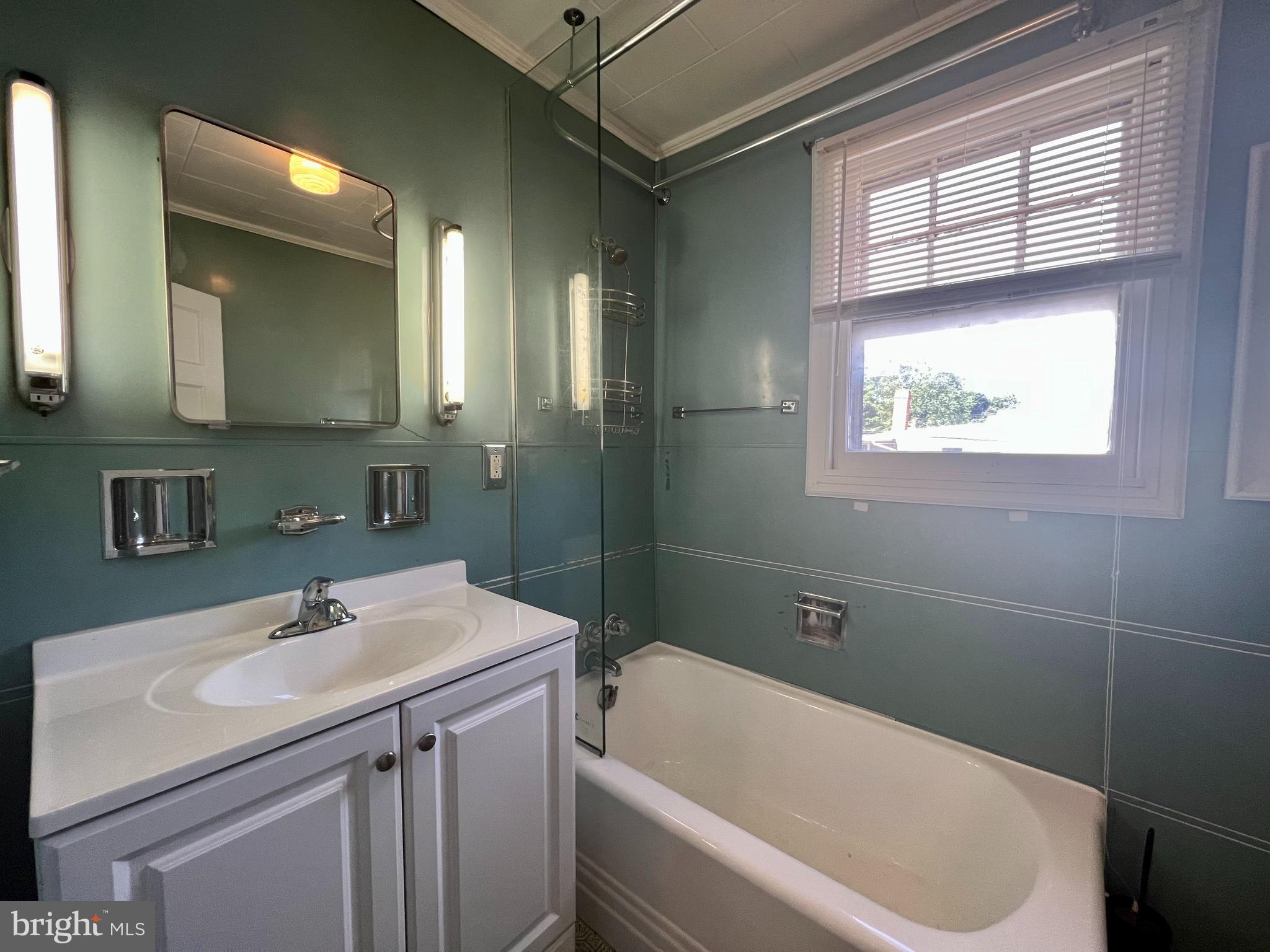 CHARLES TOWN - Residential Lease