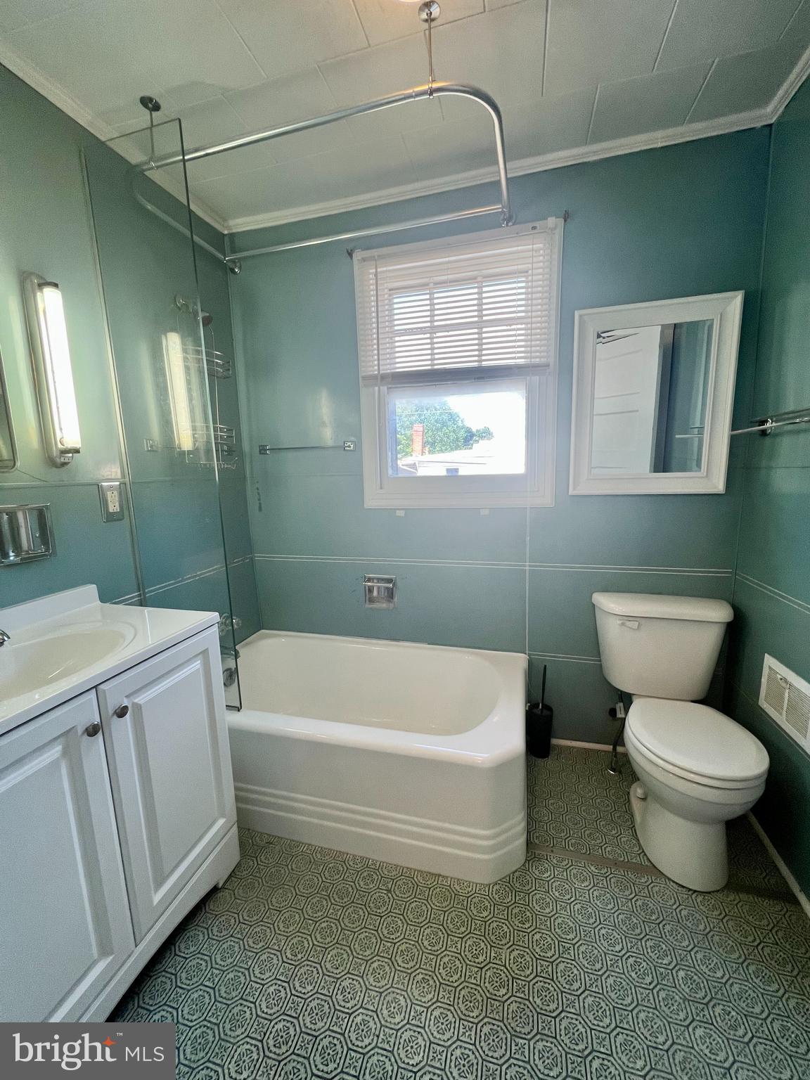 CHARLES TOWN - Residential Lease