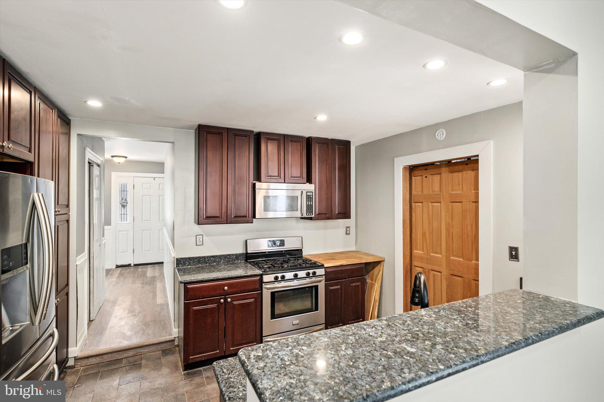 2 BEDFORD COURT