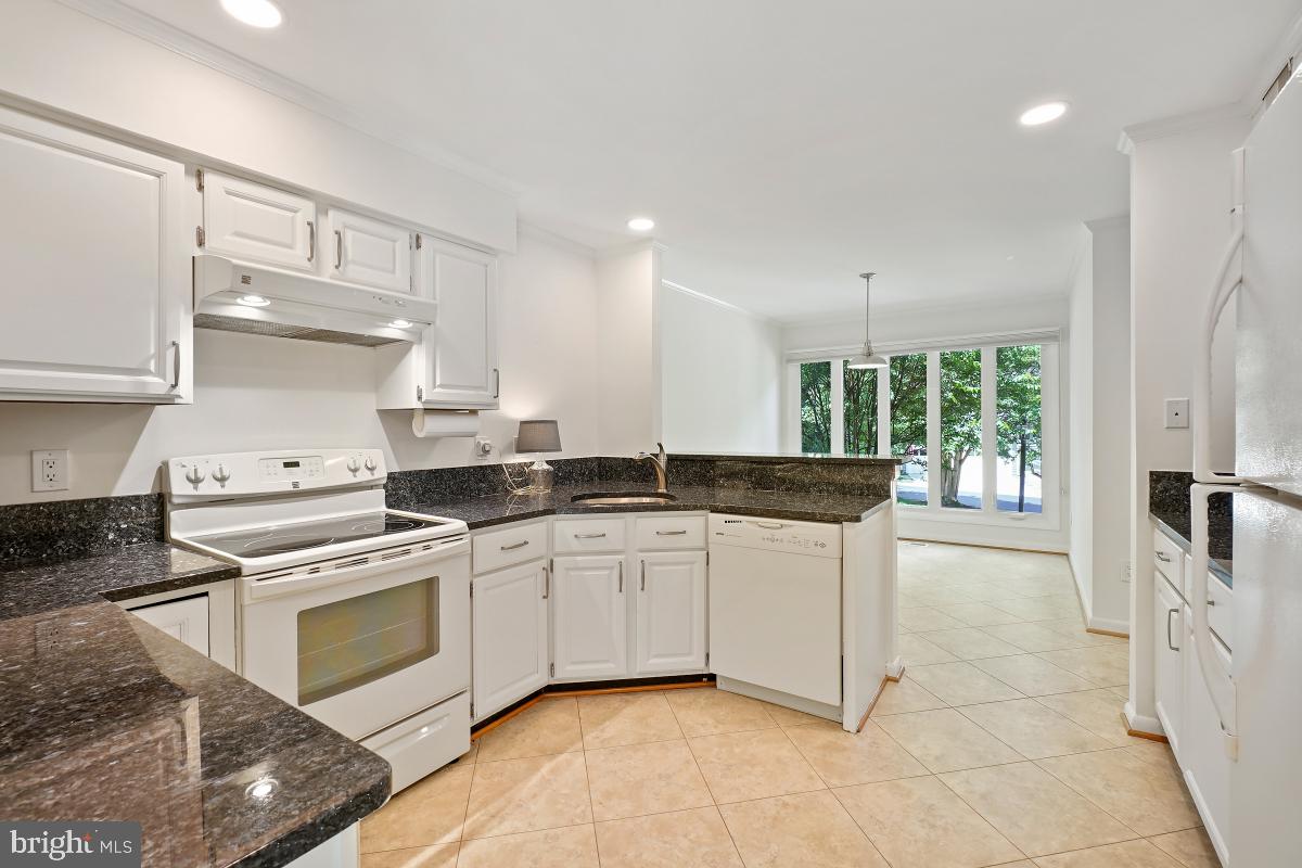 RESTON - Residential