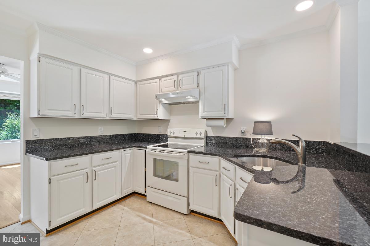 RESTON - Residential