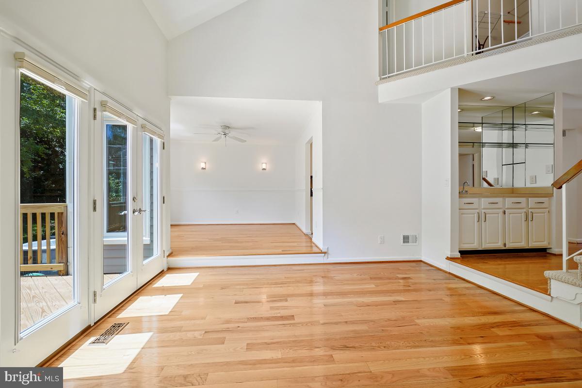 RESTON - Residential