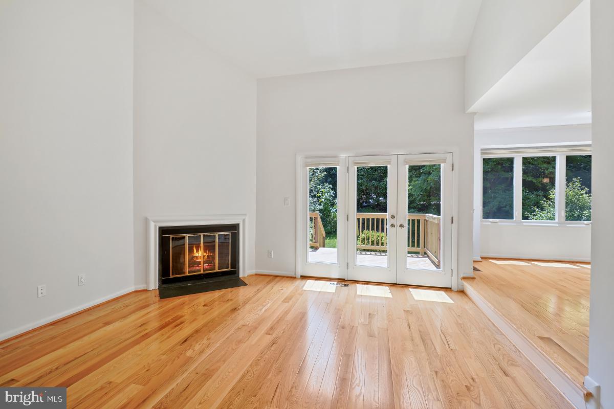 RESTON - Residential