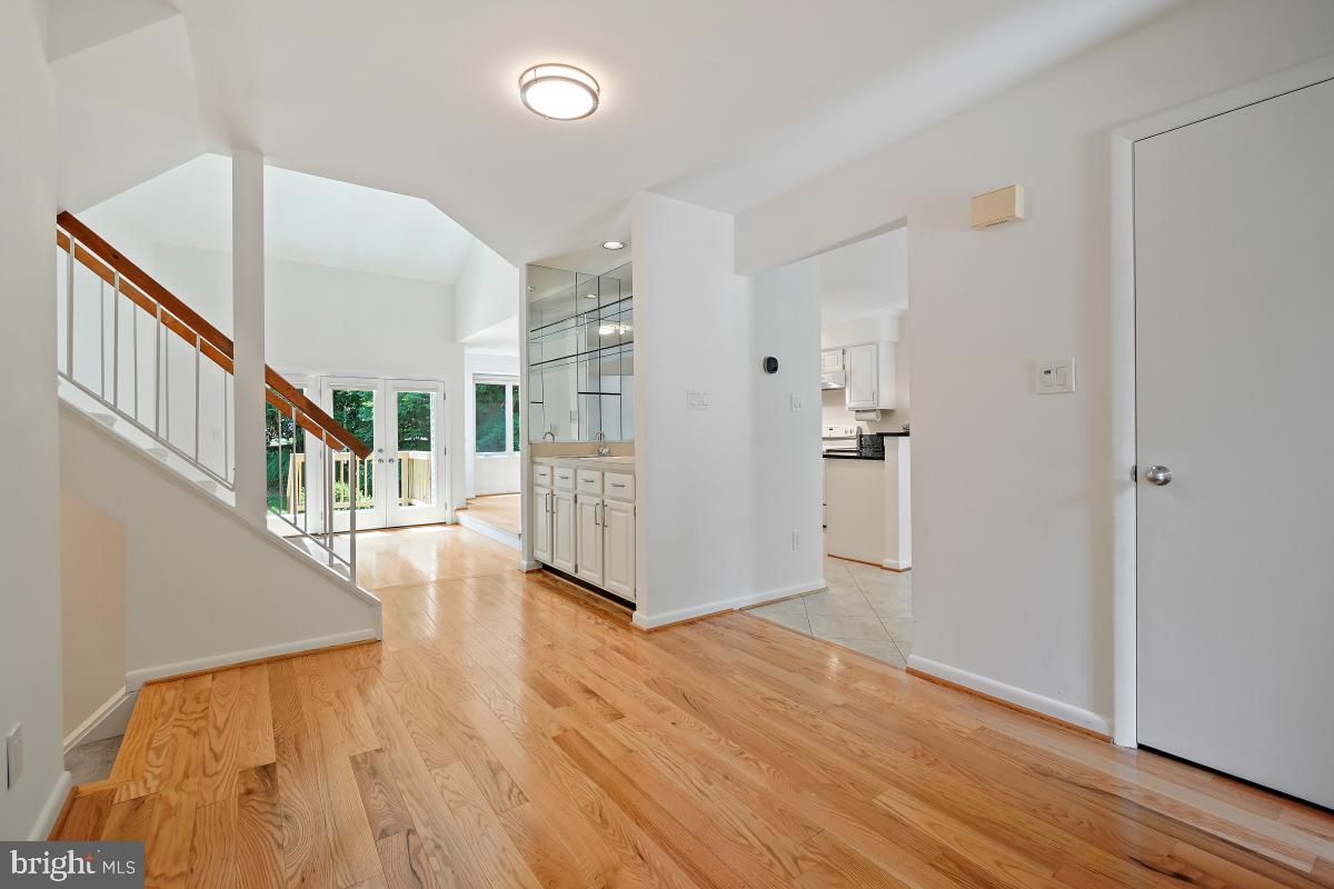 RESTON - Residential