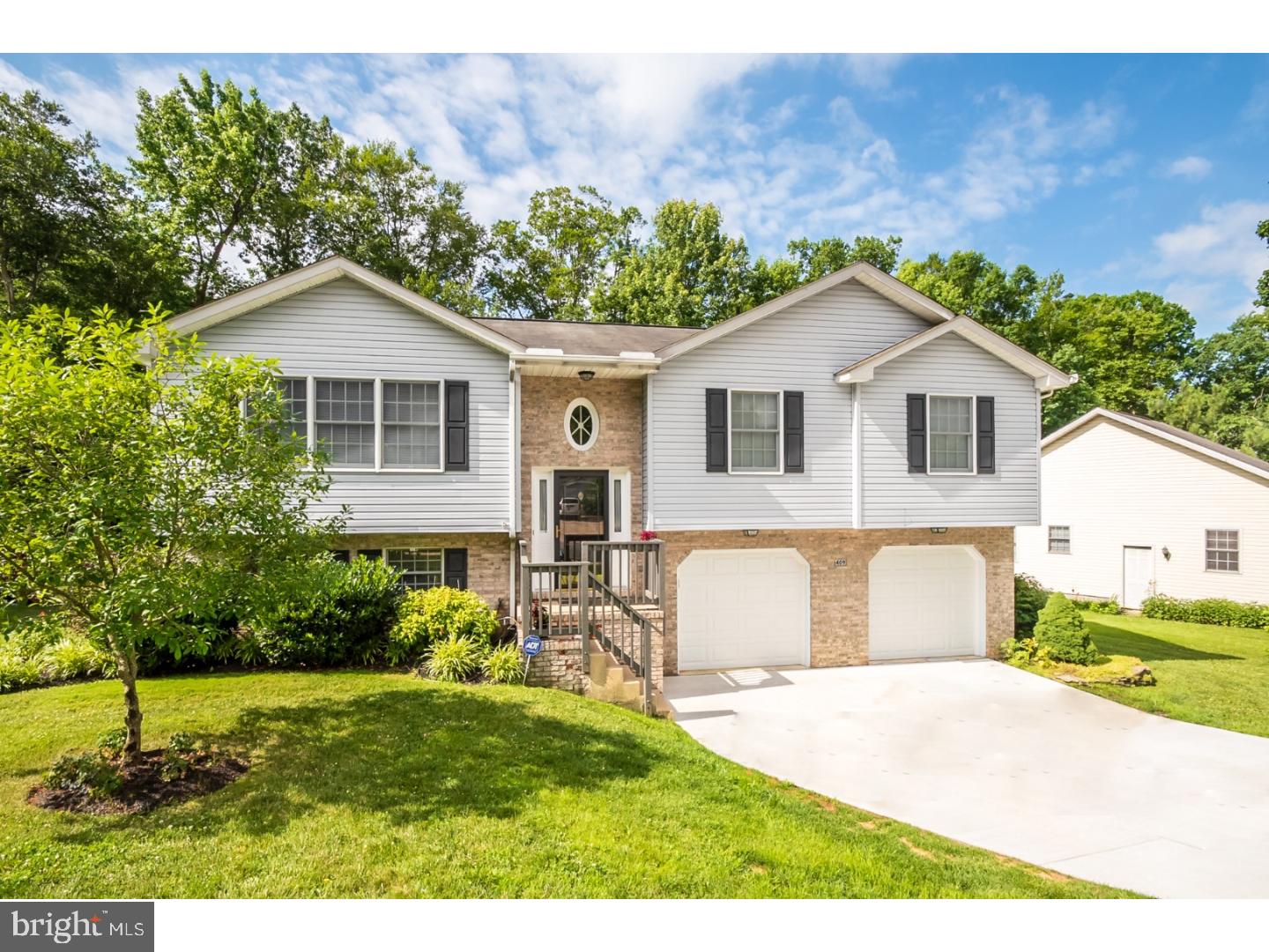 COLONIAL RIDGE - Residential