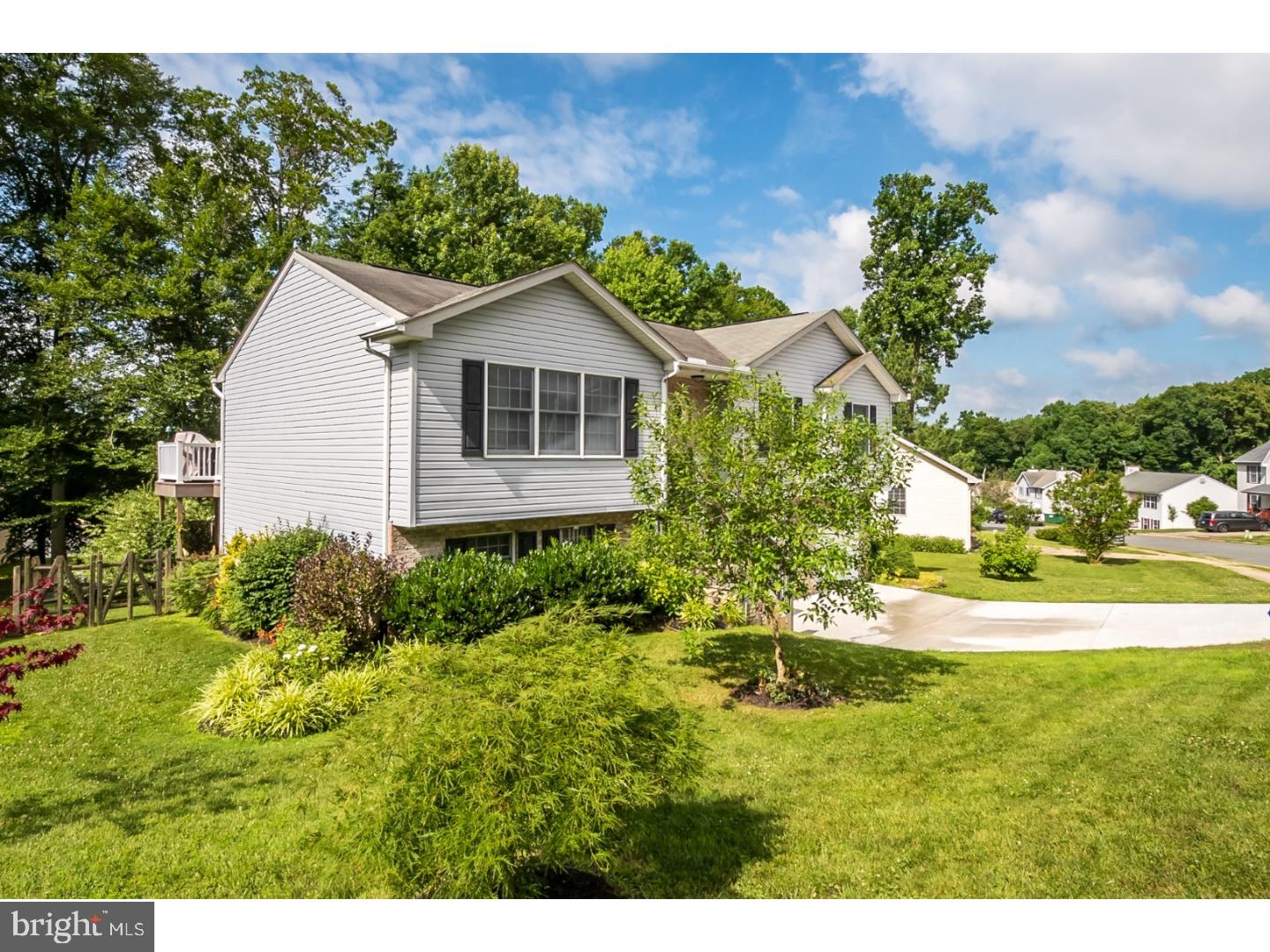 COLONIAL RIDGE - Residential