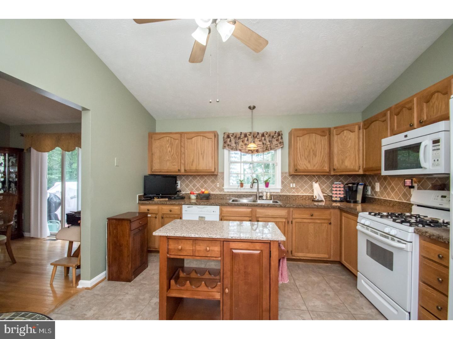 COLONIAL RIDGE - Residential