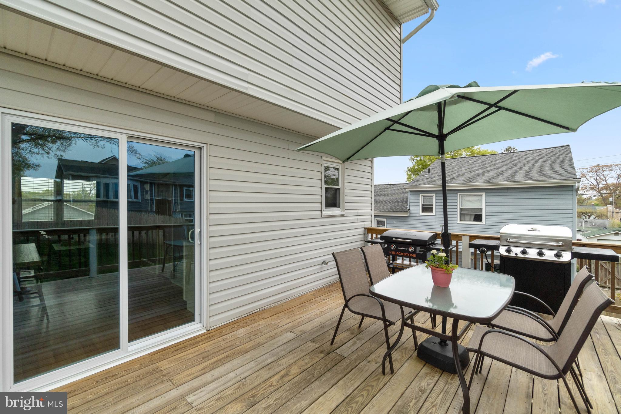 WOODLAND BEACH - Residential