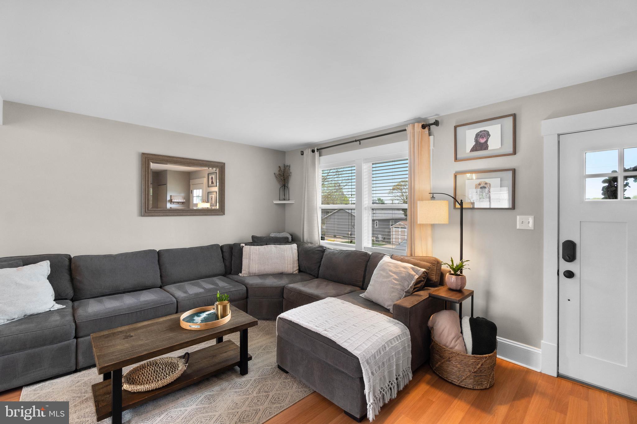 WOODLAND BEACH - Residential