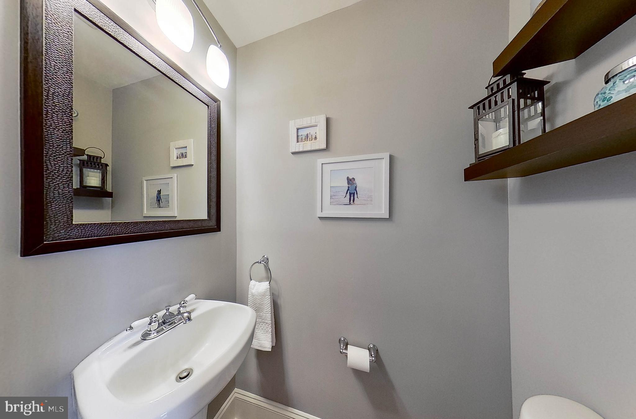 WOODLAND BEACH - Residential