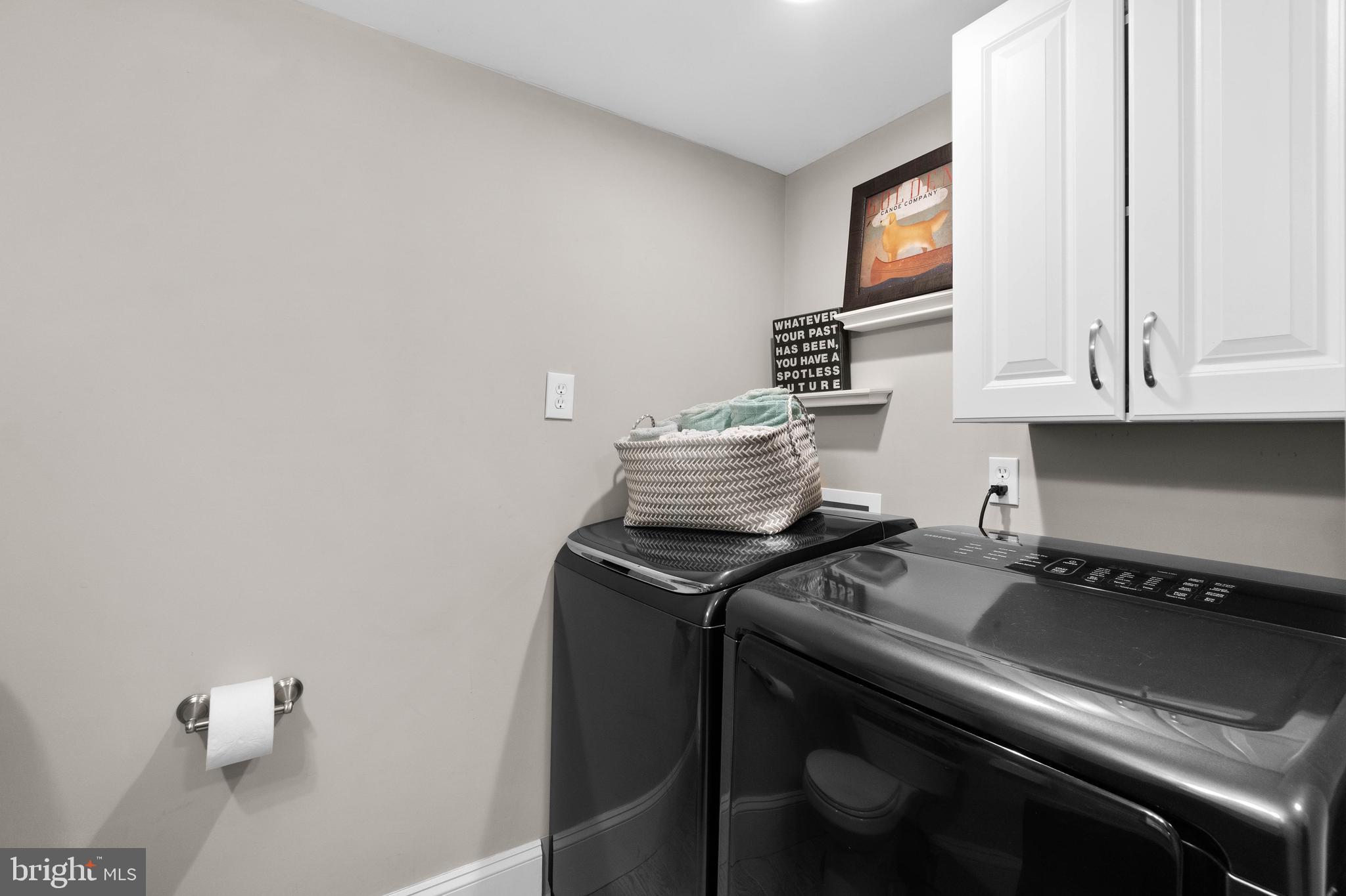 WOODLAND BEACH - Residential