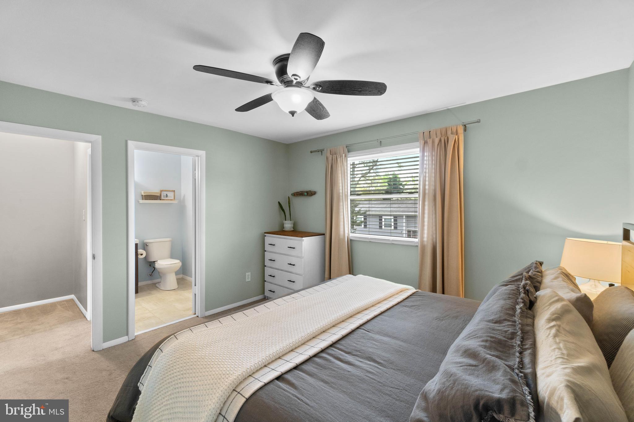 WOODLAND BEACH - Residential