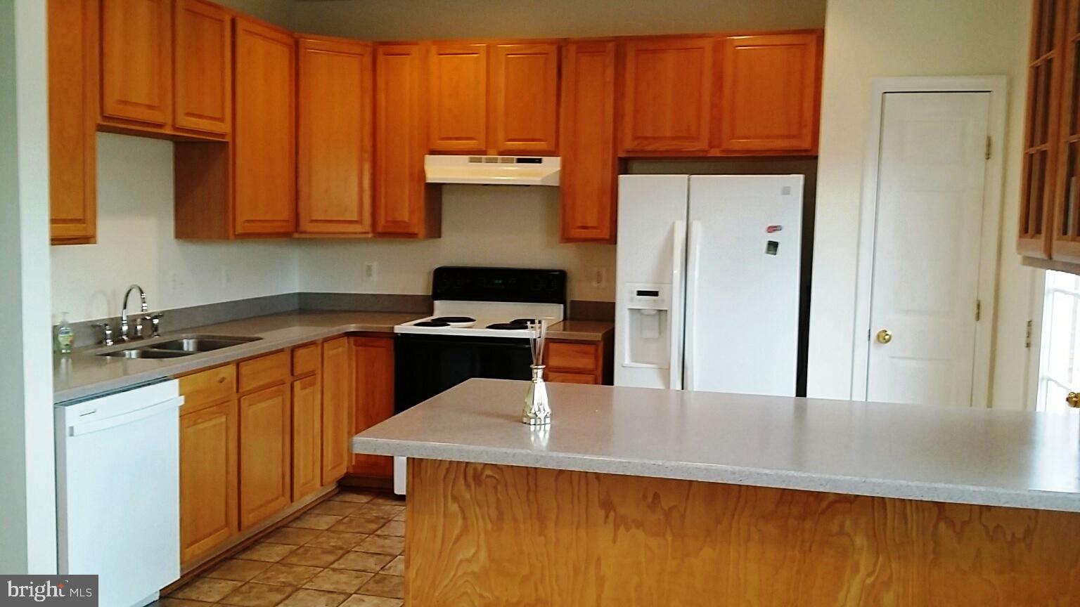 VILLAGE OF IDLEWILD - Residential Lease