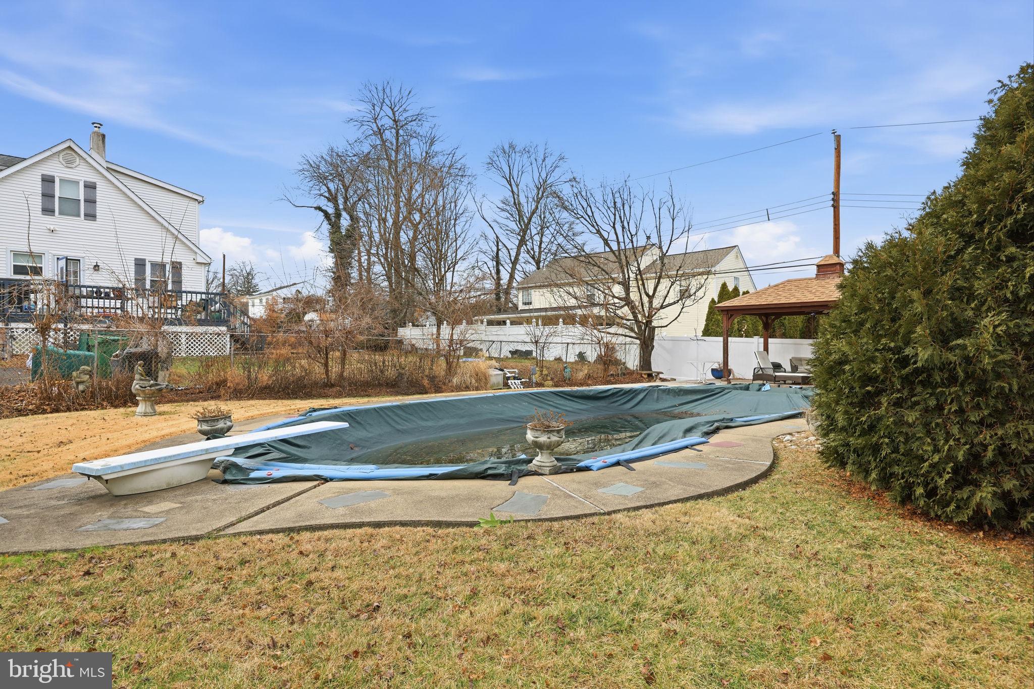 SALEM FARM - Residential