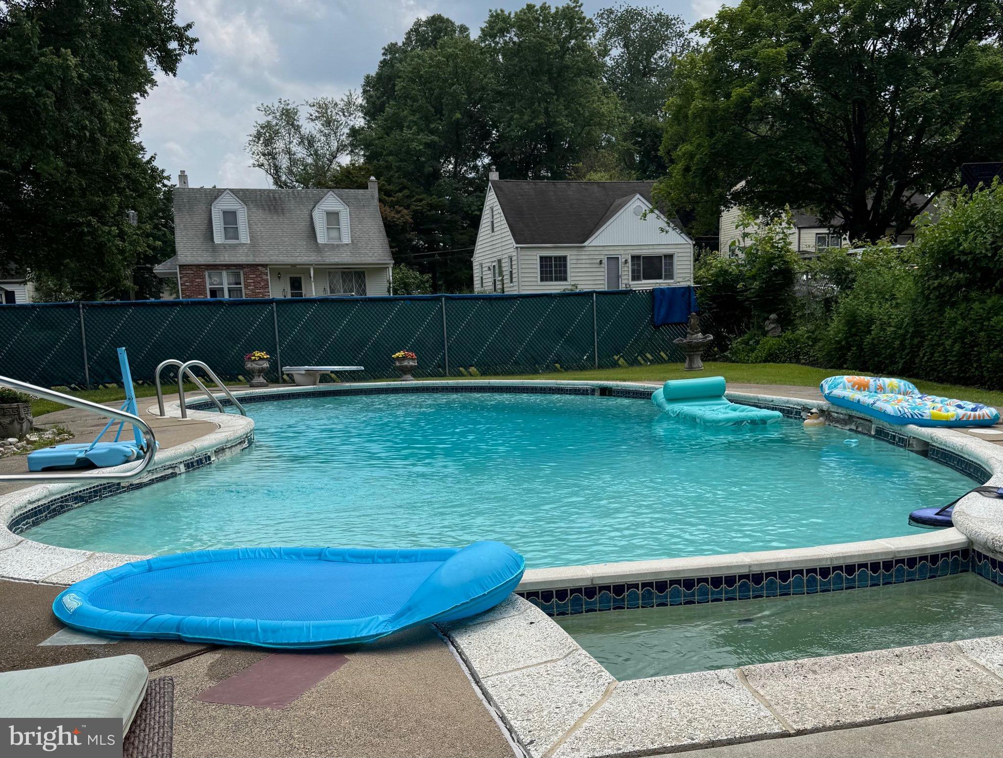 SALEM FARM - Residential