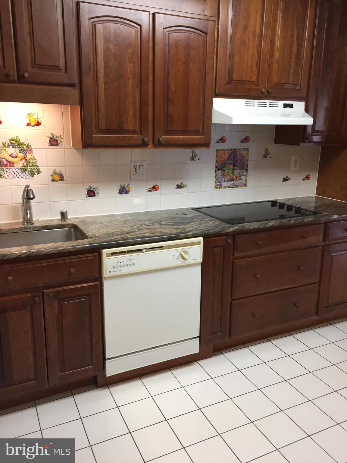 WATERGATE AT LANDMARK - Residential Lease