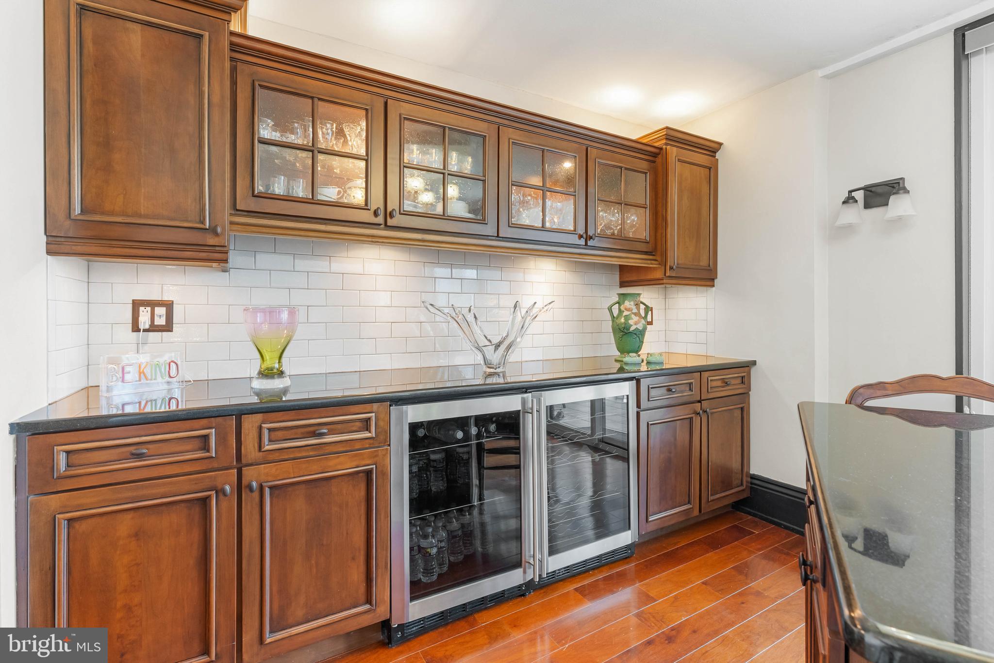 LOGAN SQUARE - Residential