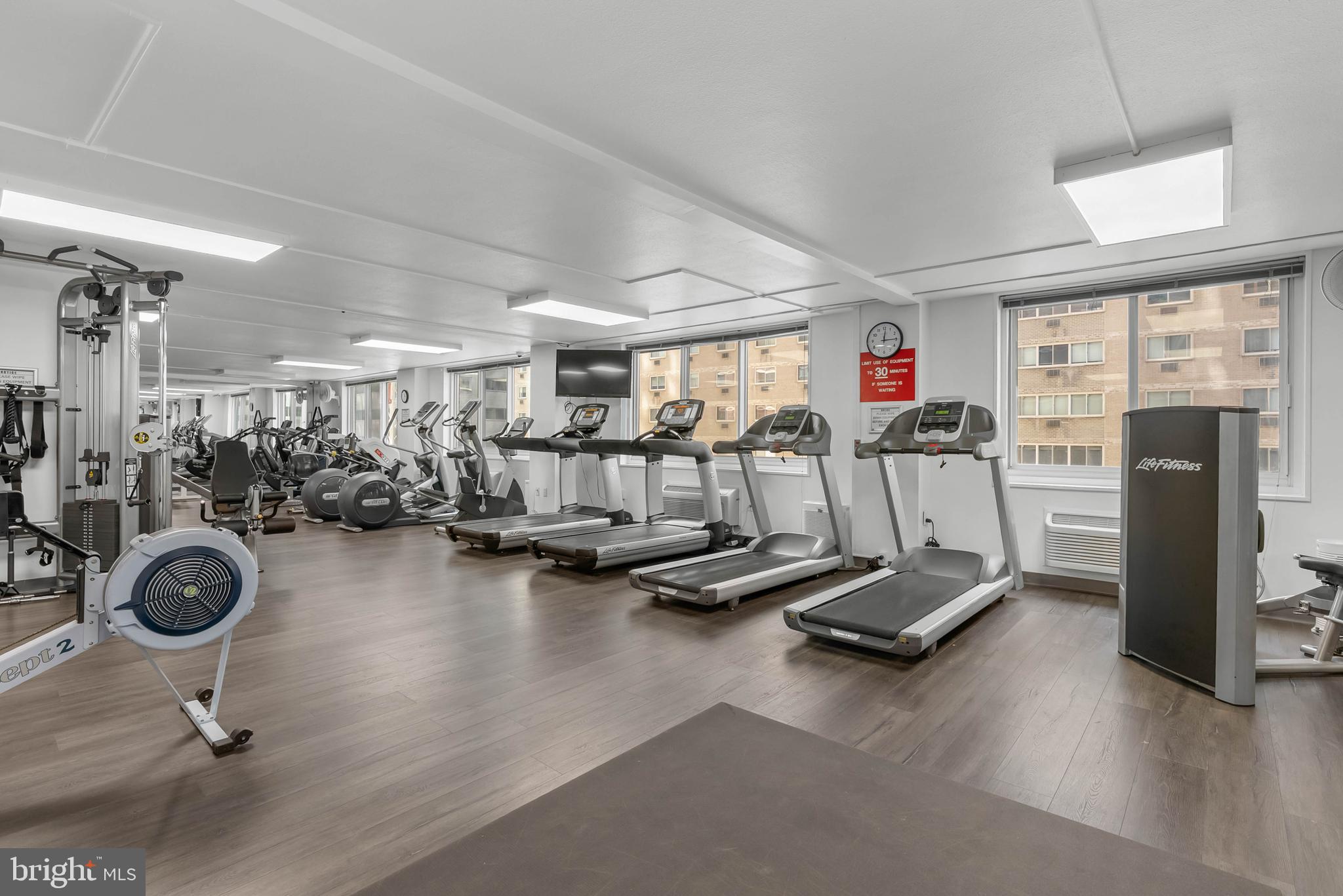 LOGAN SQUARE - Residential