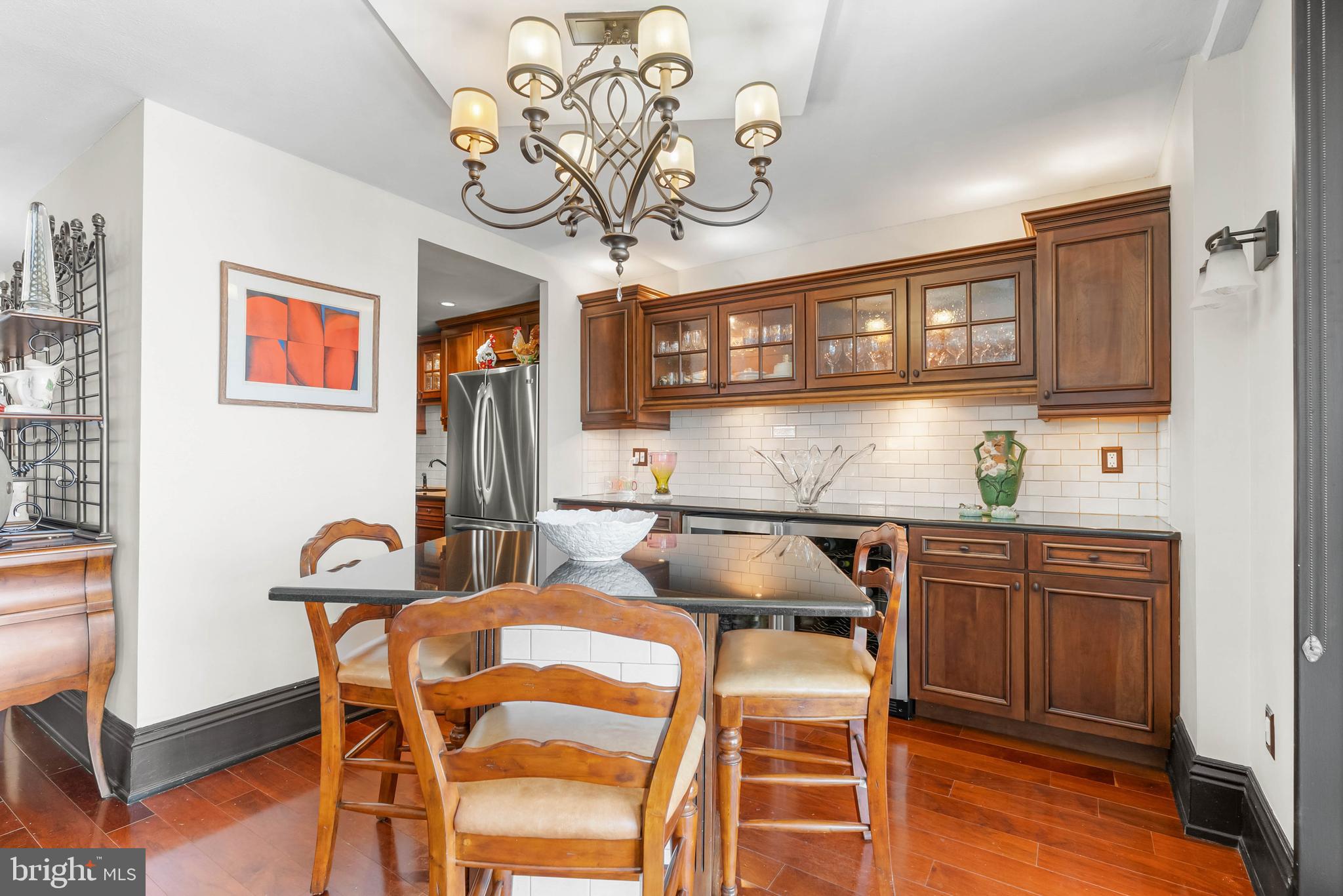 LOGAN SQUARE - Residential