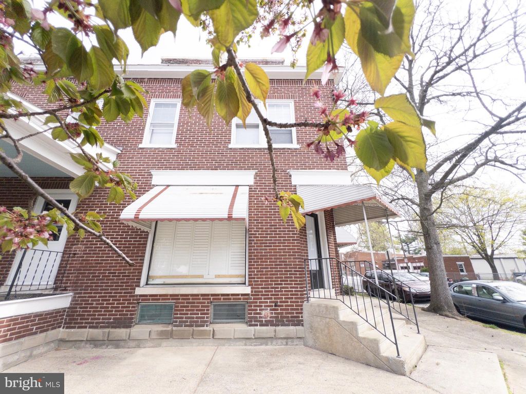 Photo of 81 S Pearl Street, Lancaster, PA 17603 (MLS # PALA2049388)