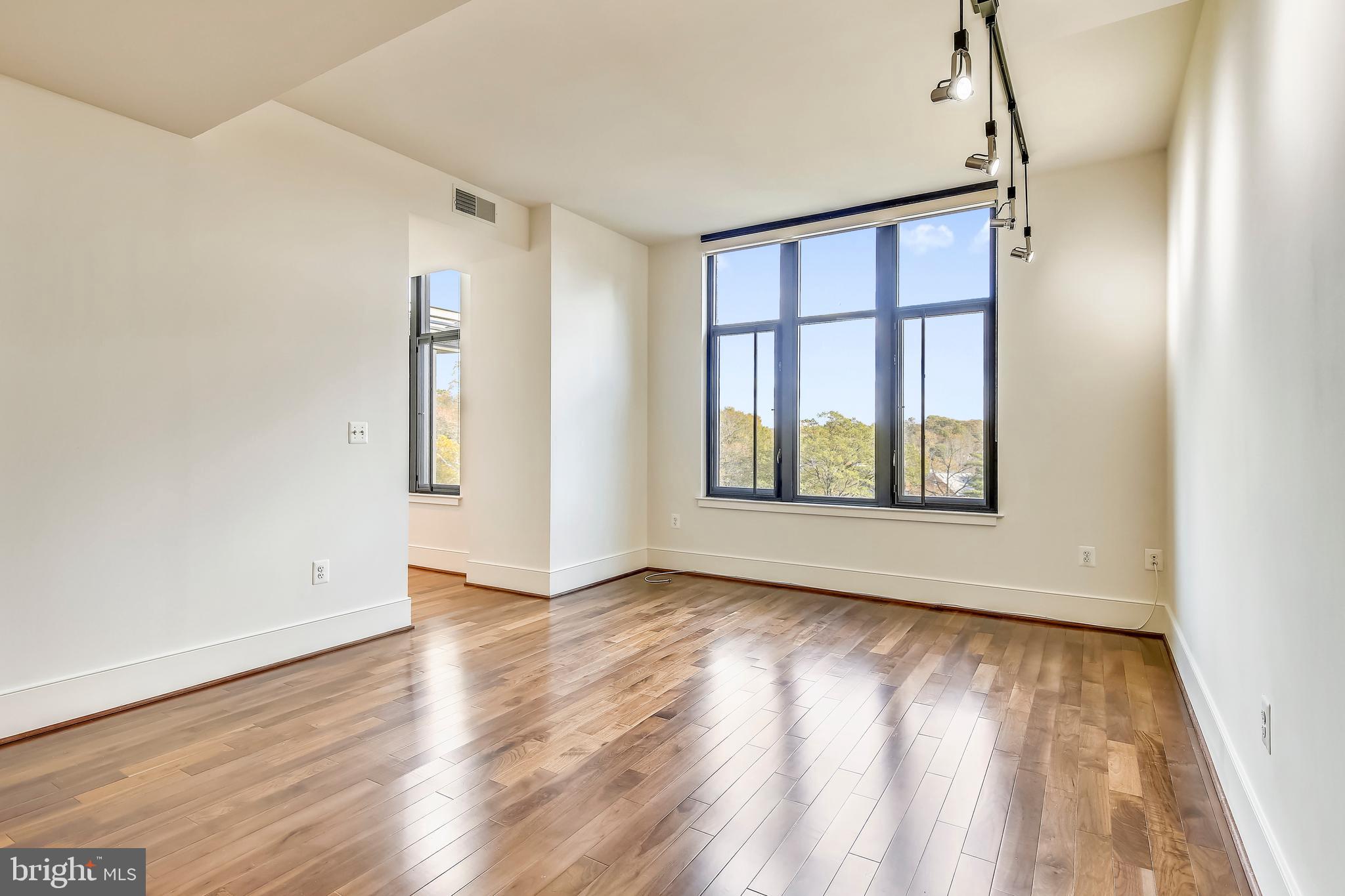 CHASE POINT - Residential