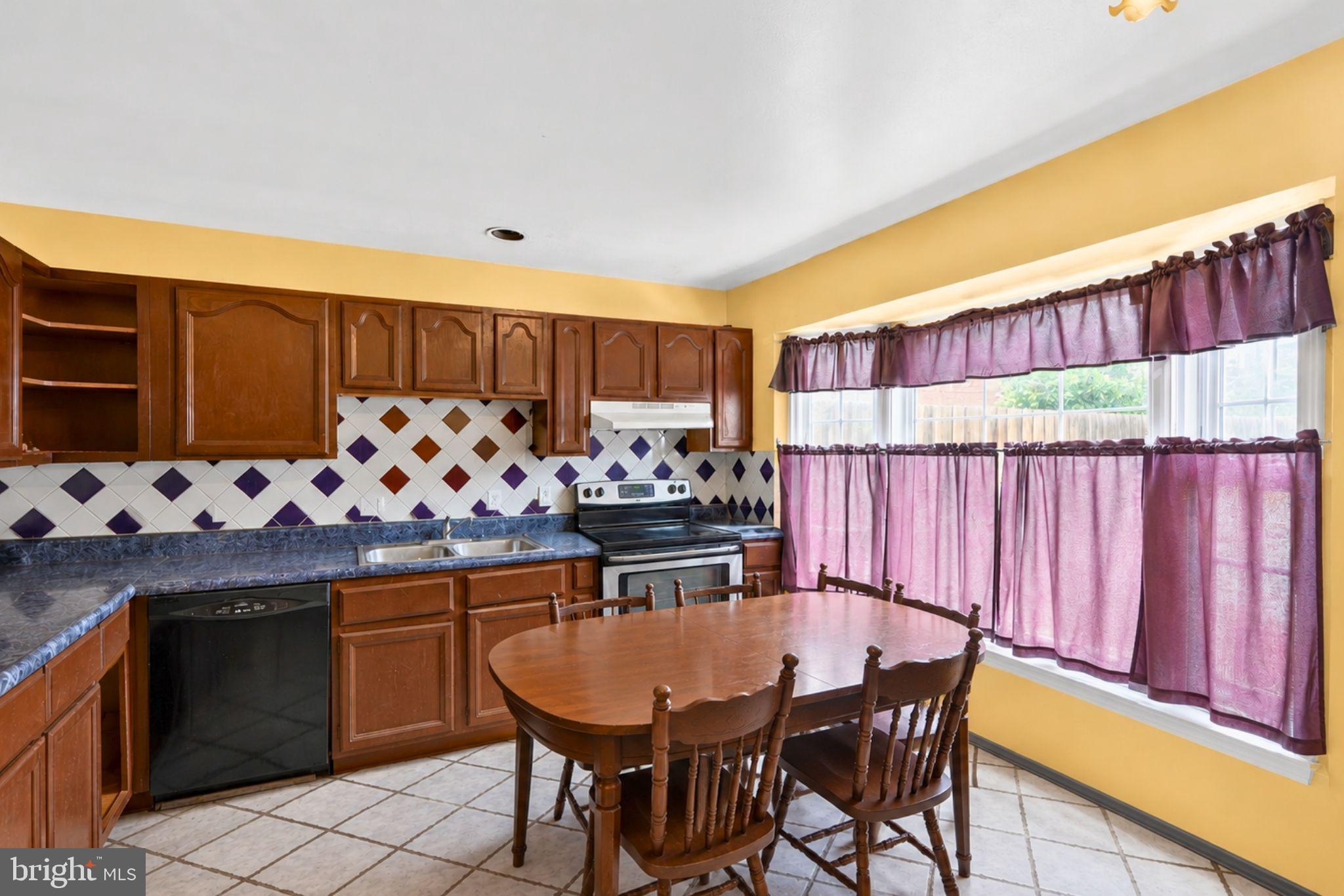 1915 VALLEY TERRACE SE