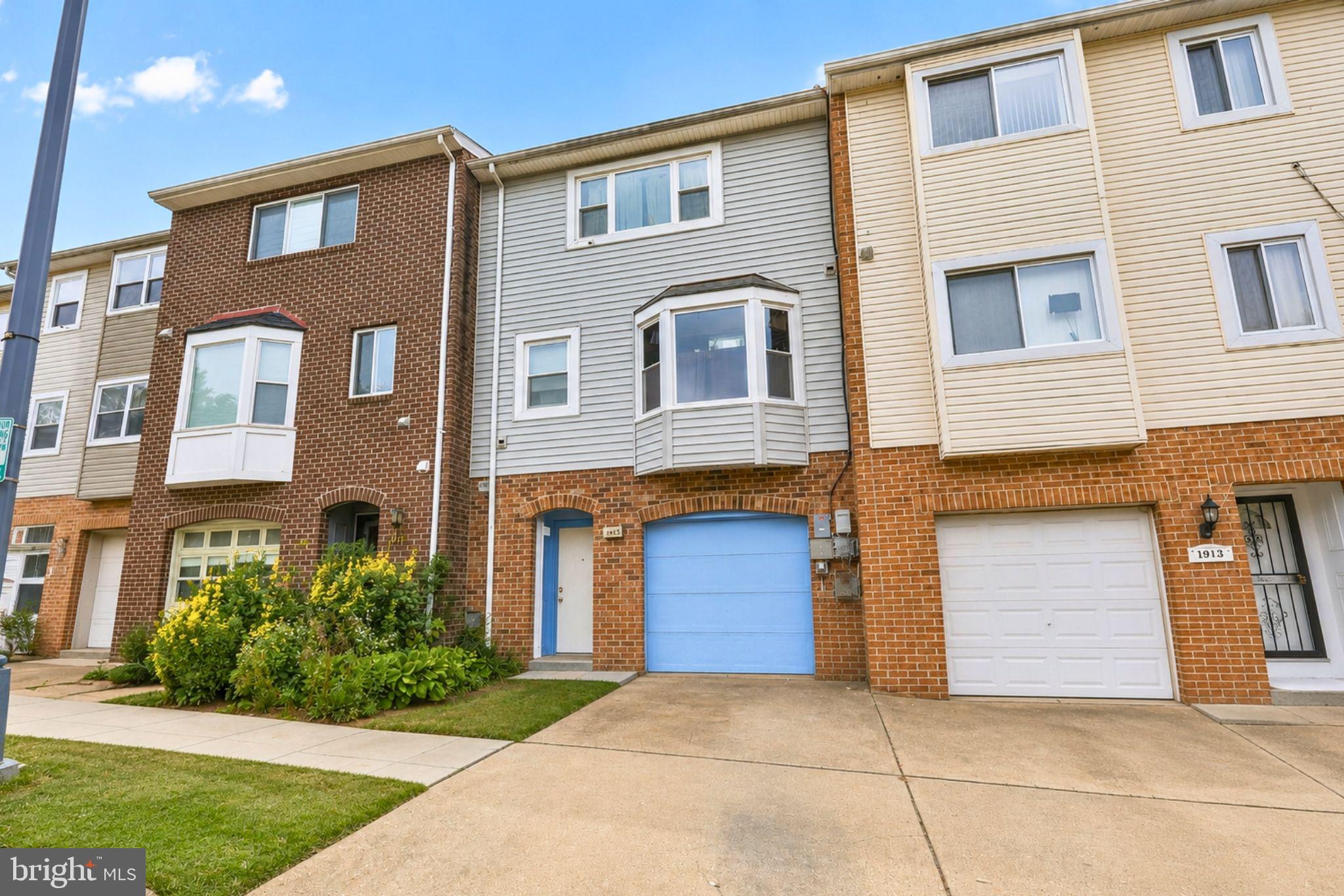 1915 VALLEY TERRACE SE