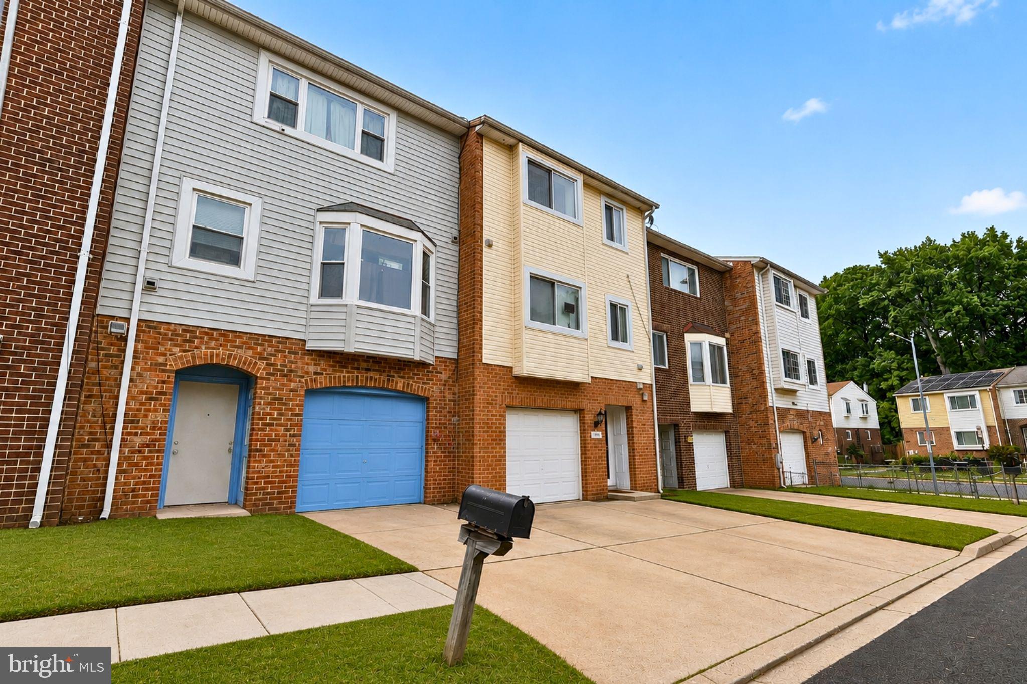 1915 VALLEY TERRACE SE
