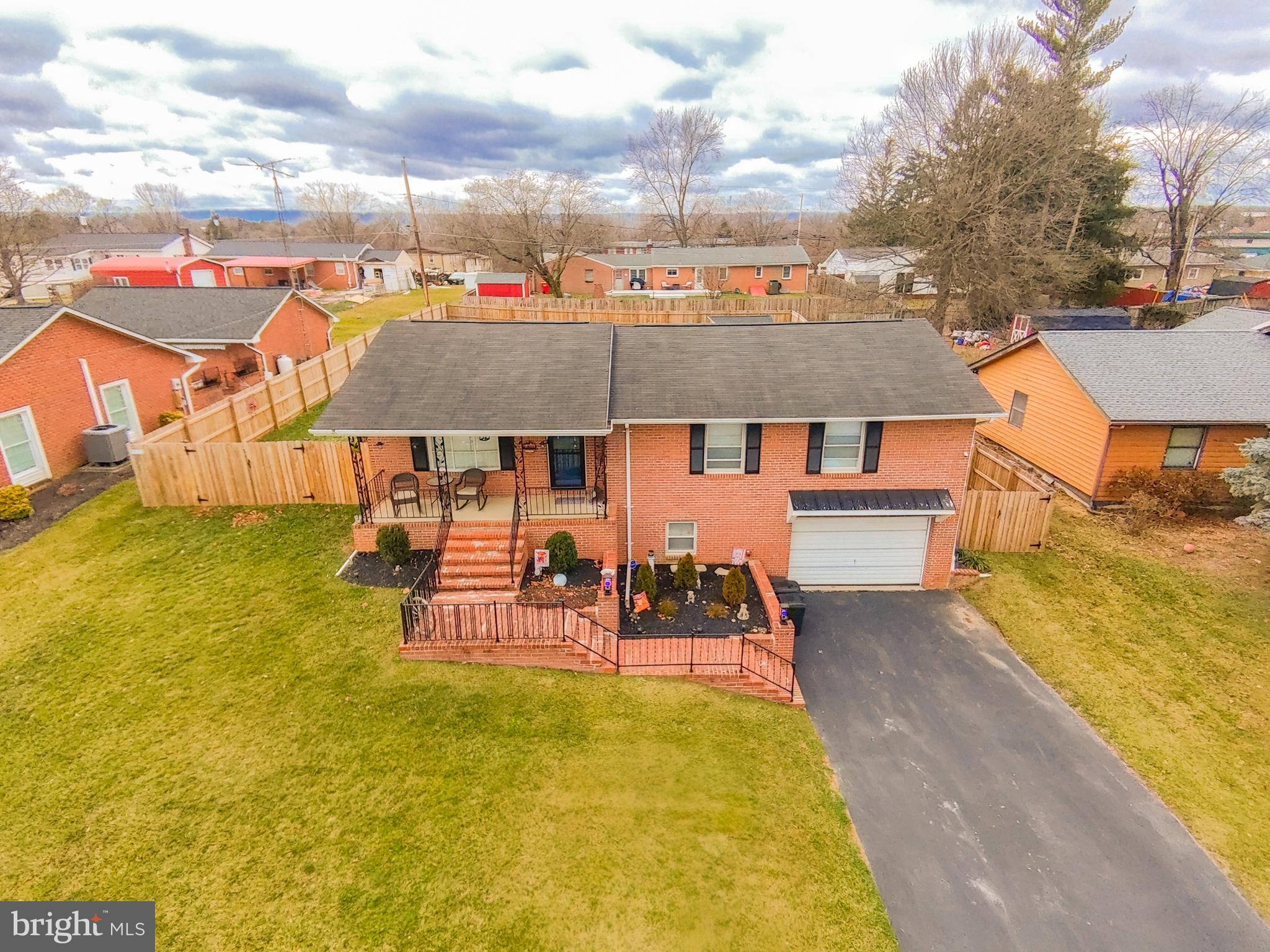 MEADOWBROOK - Residential