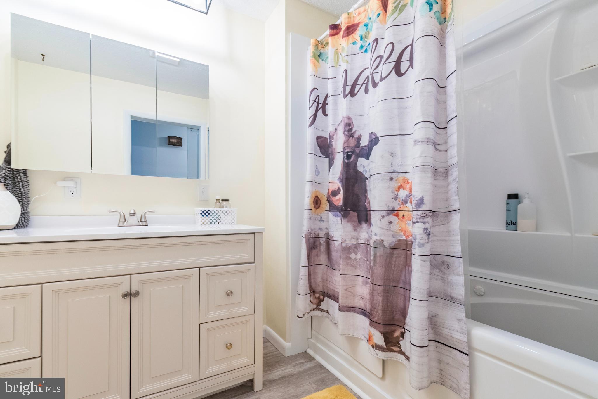 MEADOWBROOK - Residential