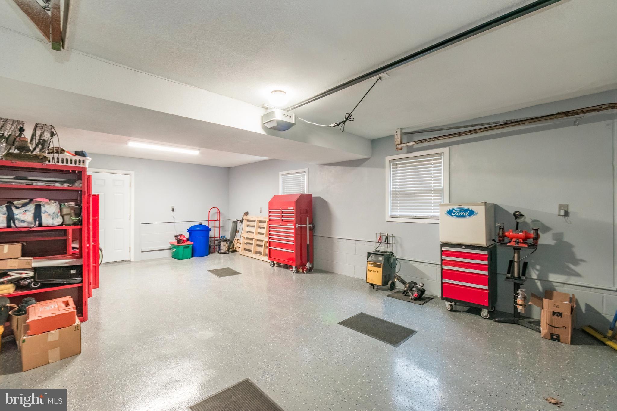 MEADOWBROOK - Residential