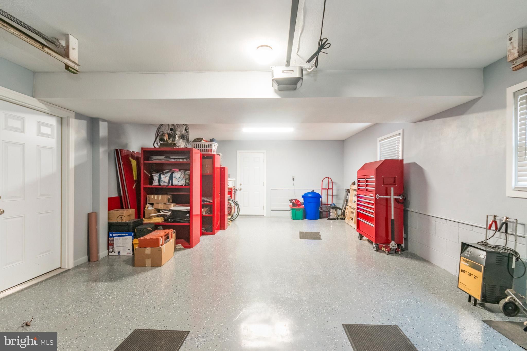 MEADOWBROOK - Residential