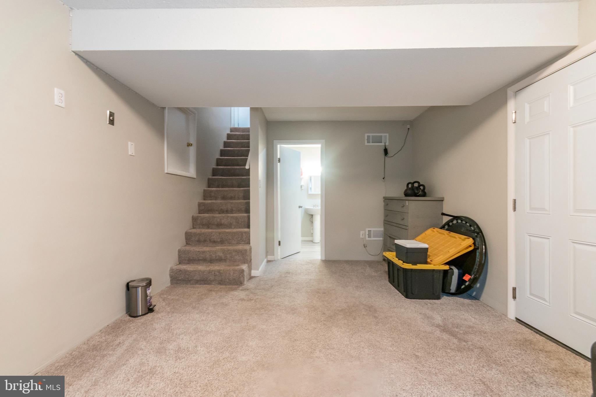 MEADOWBROOK - Residential