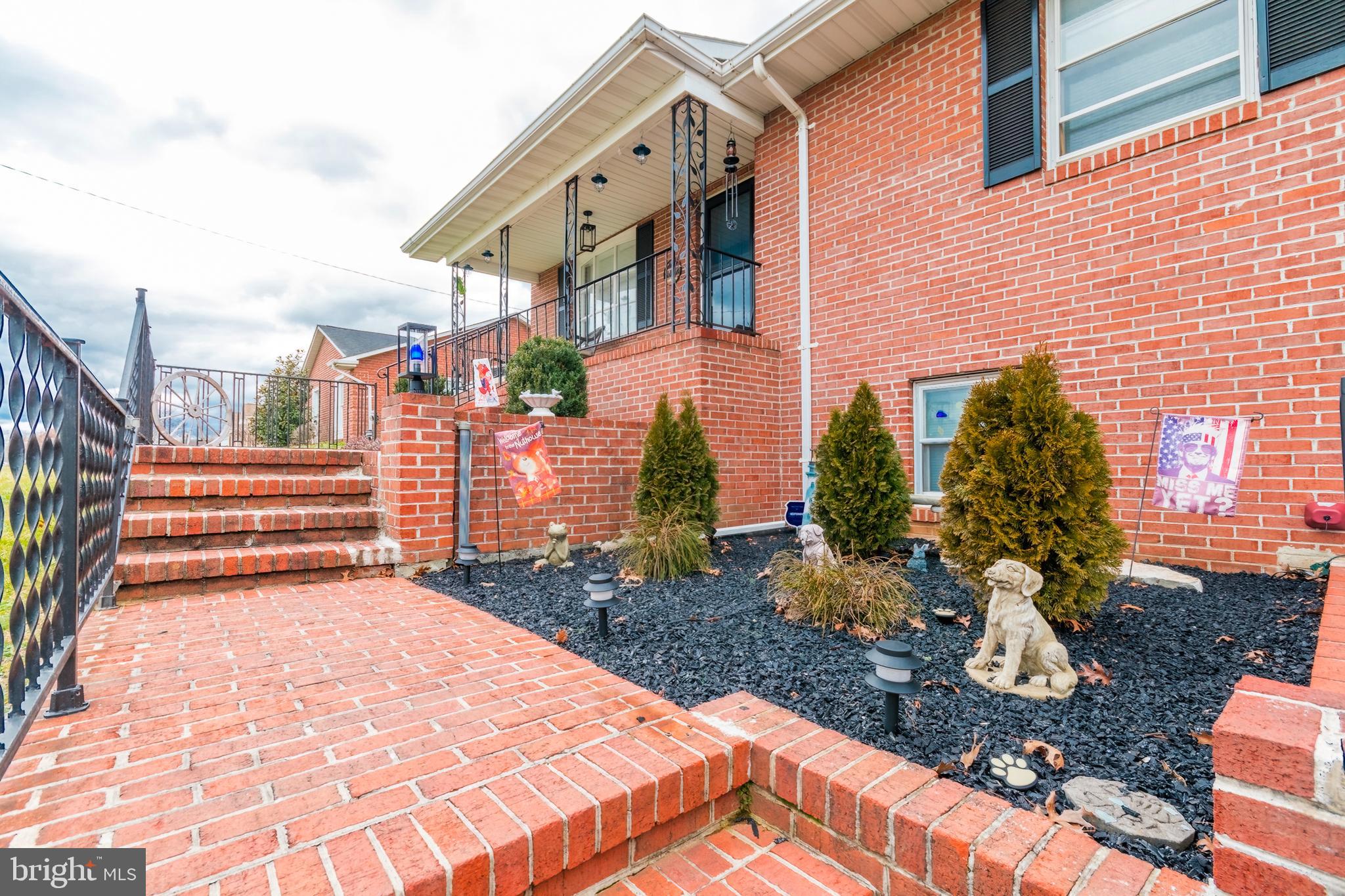 MEADOWBROOK - Residential