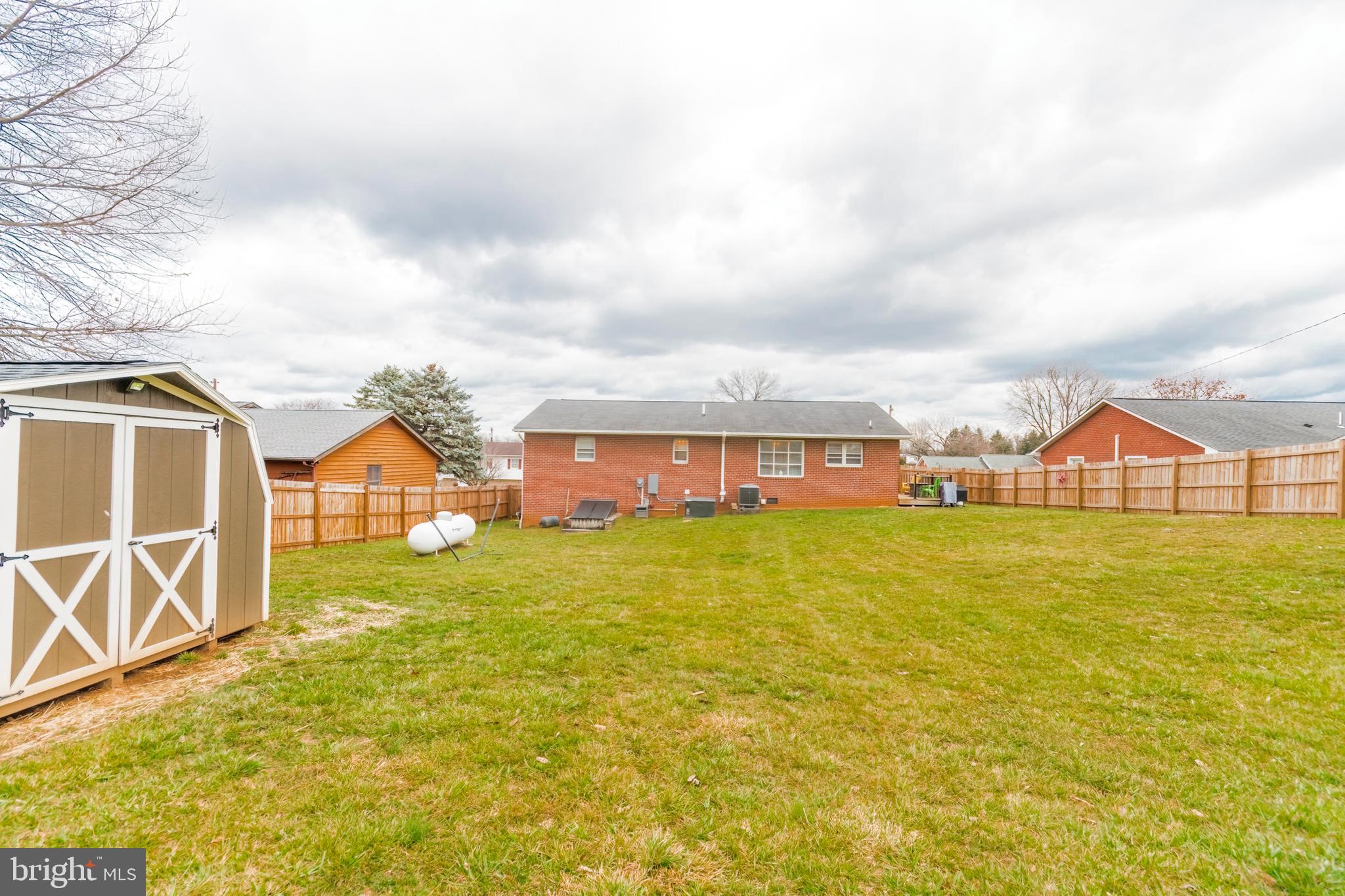 MEADOWBROOK - Residential