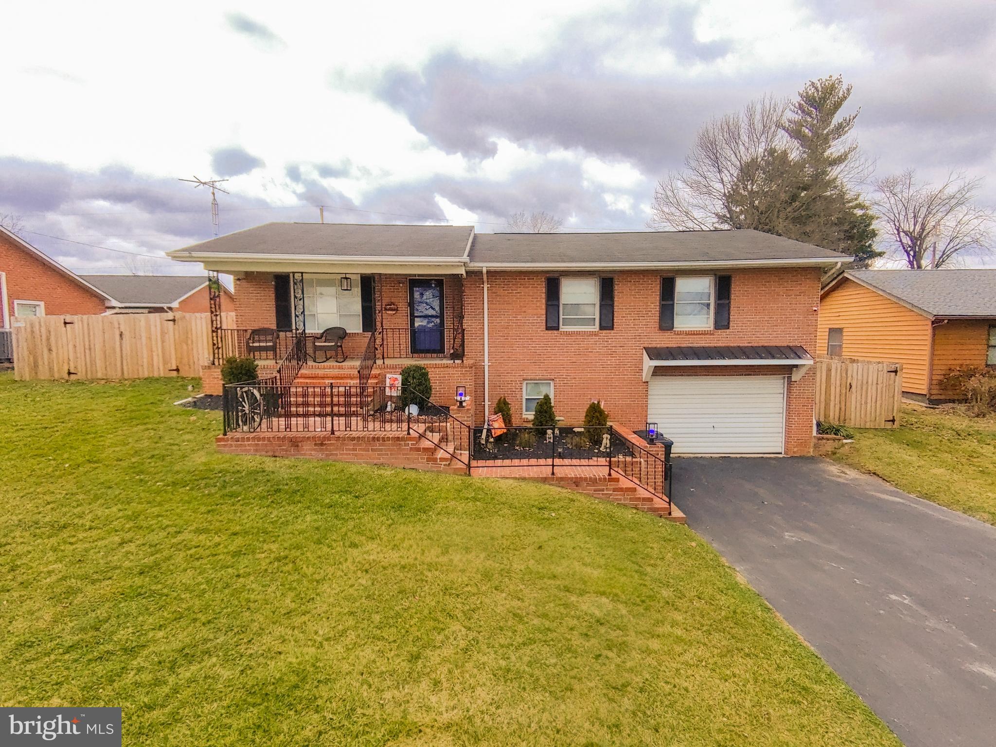 MEADOWBROOK - Residential