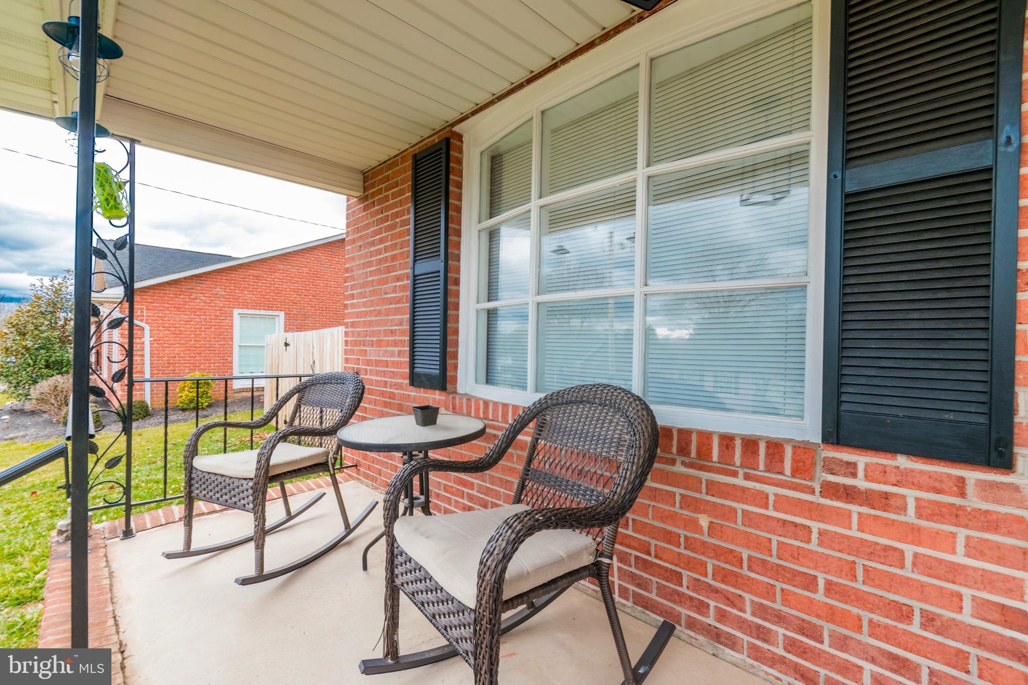 MEADOWBROOK - Residential